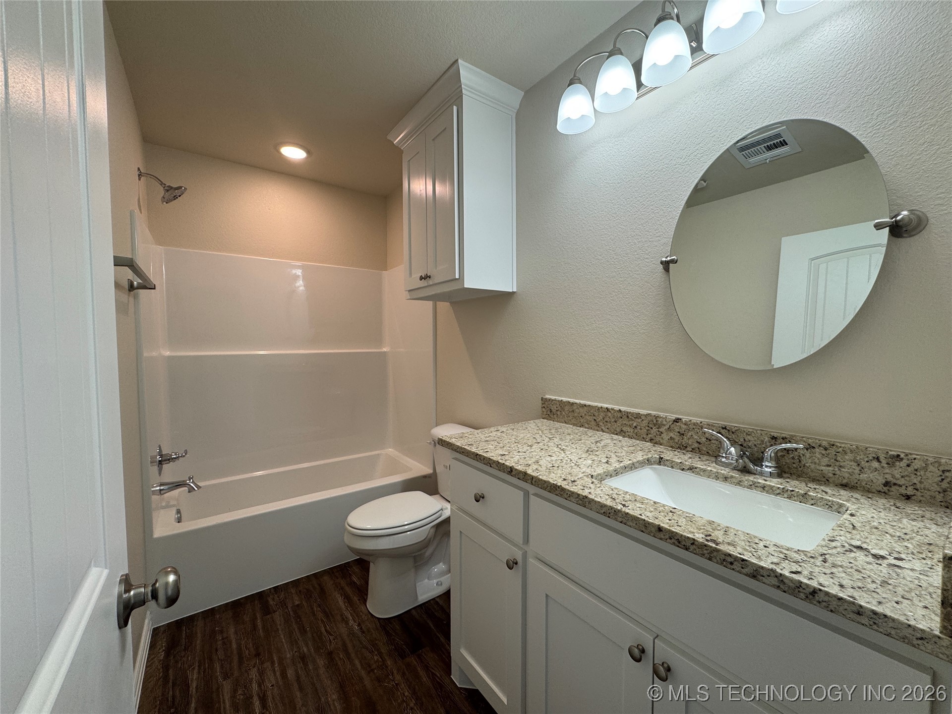 508 Honeysuckle Lane Property Photo 6