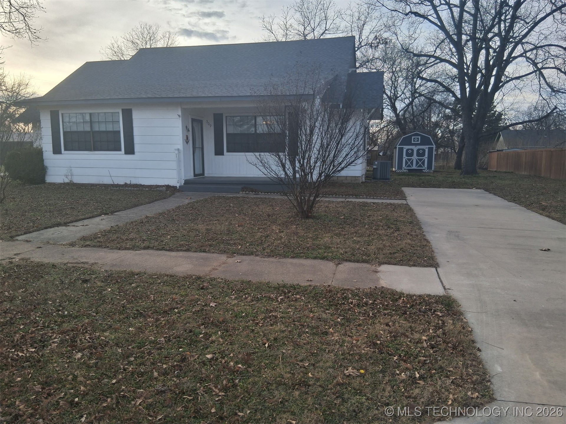 309 S Byrd Property Photo 1