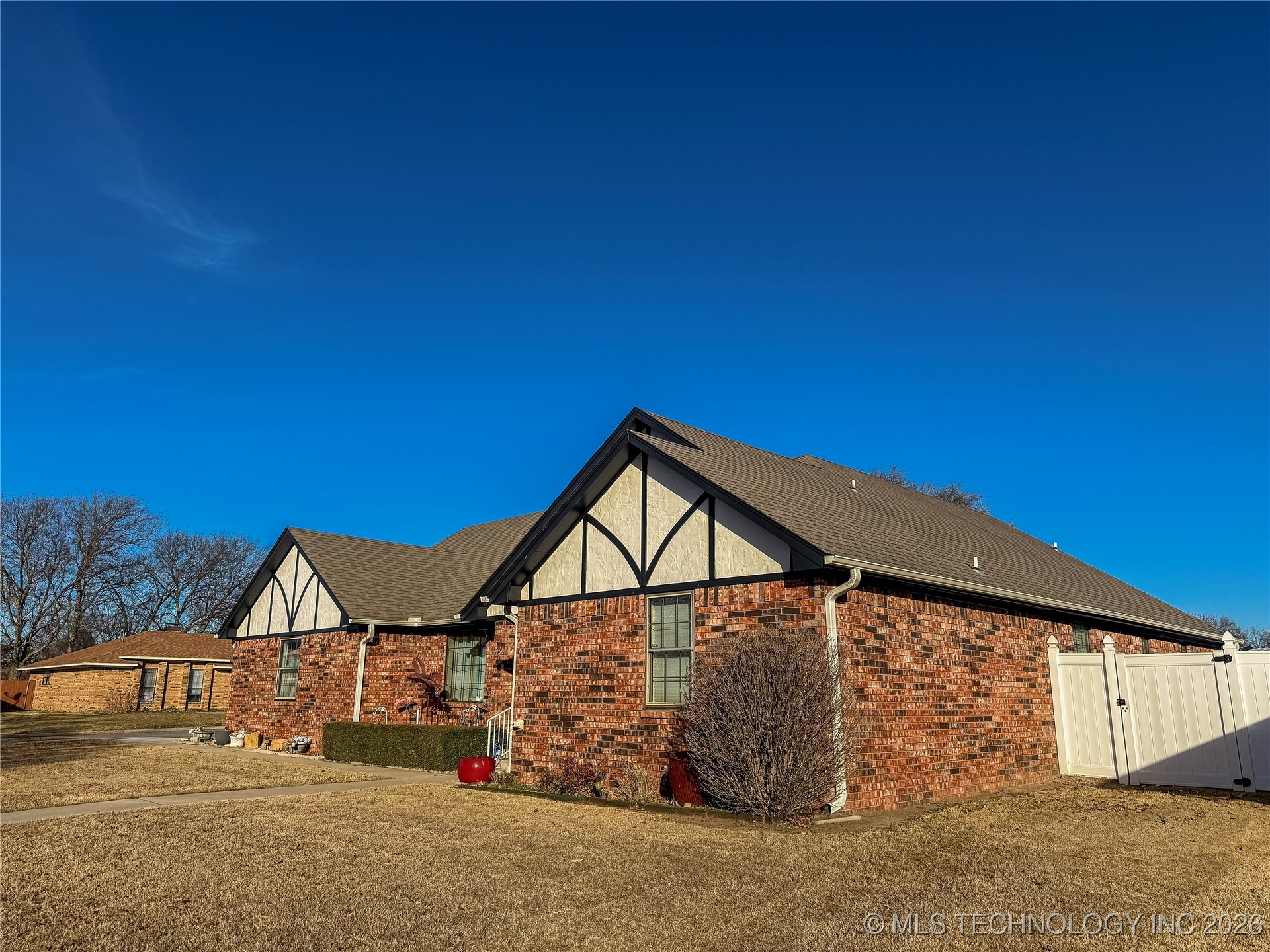 2011 Nw 8th Property Photo 4