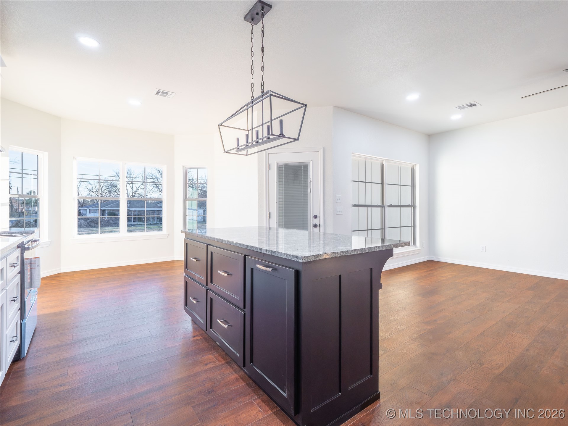 200 Townsend Avenue Property Photo 9