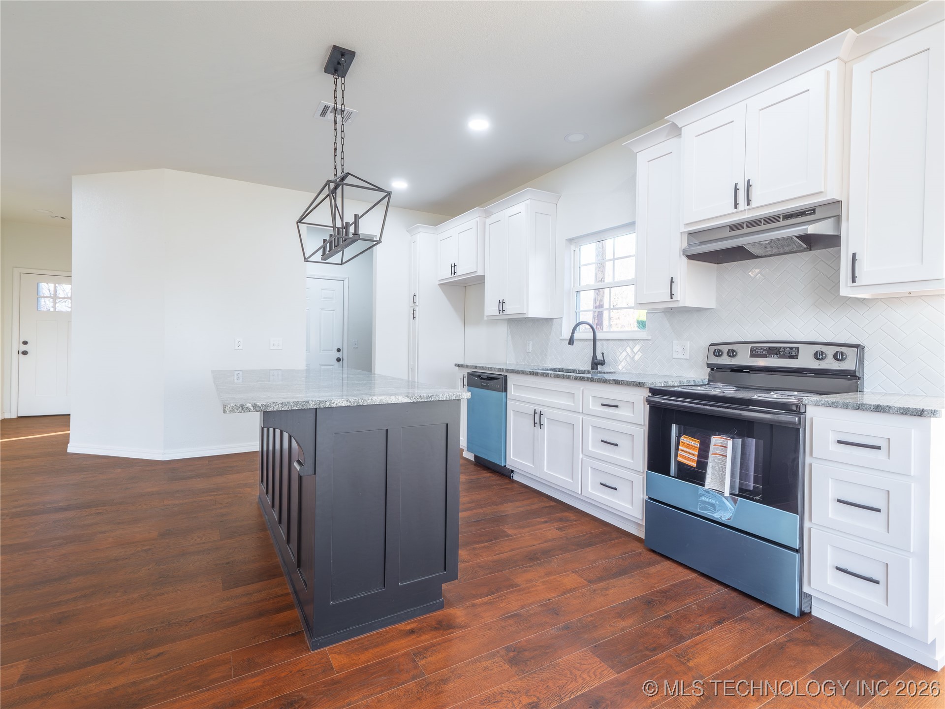 200 Townsend Avenue Property Photo 10