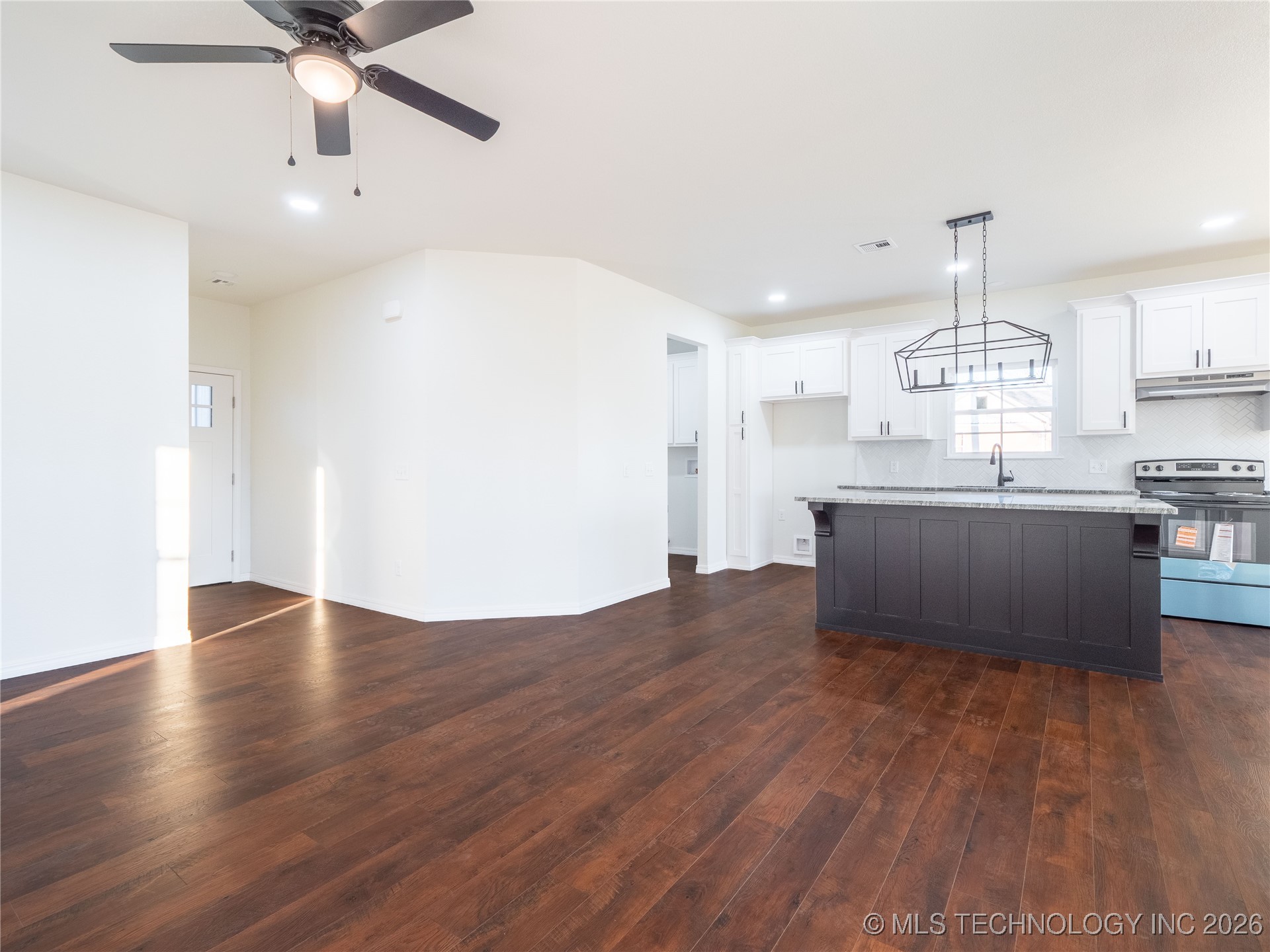 200 Townsend Avenue Property Photo 11