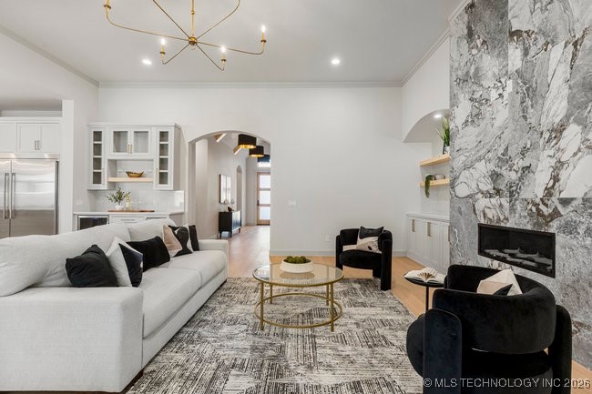 12036 S Vandalia Avenue E Property Photo 3