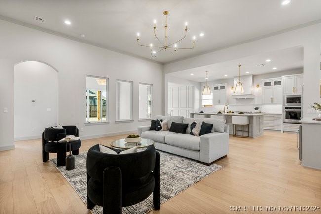 12036 S Vandalia Avenue E Property Photo 6