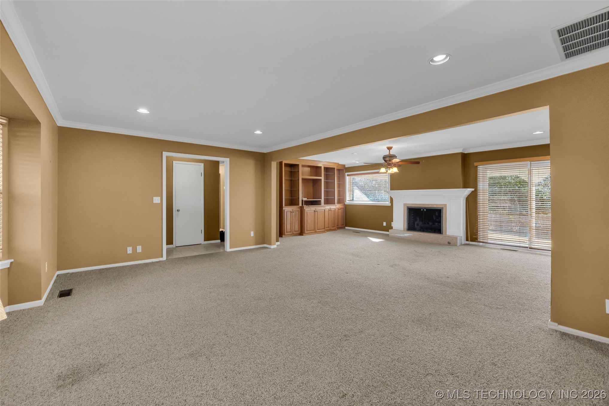 3718 E 56th Street Property Photo 6