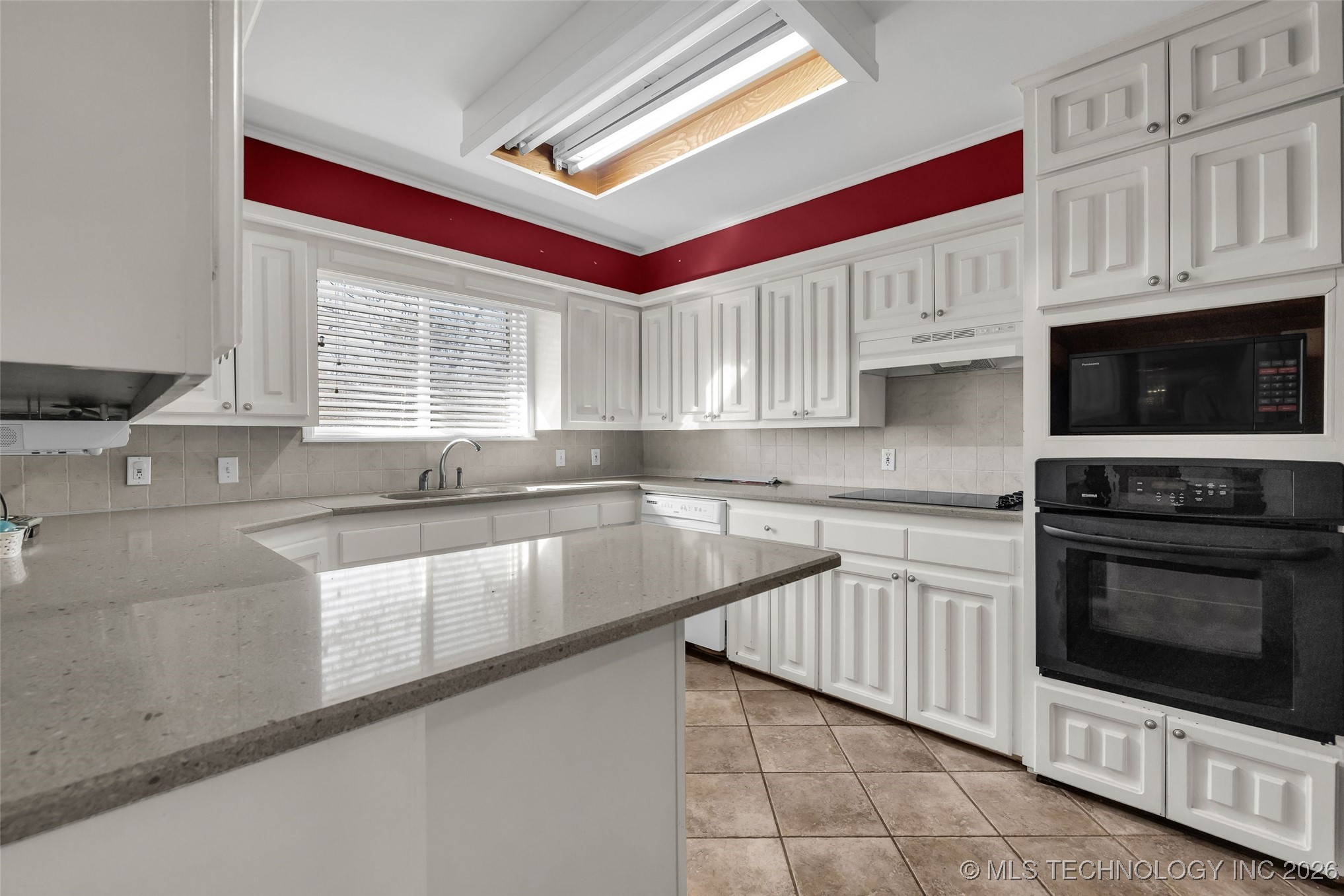 3718 E 56th Street Property Photo 12