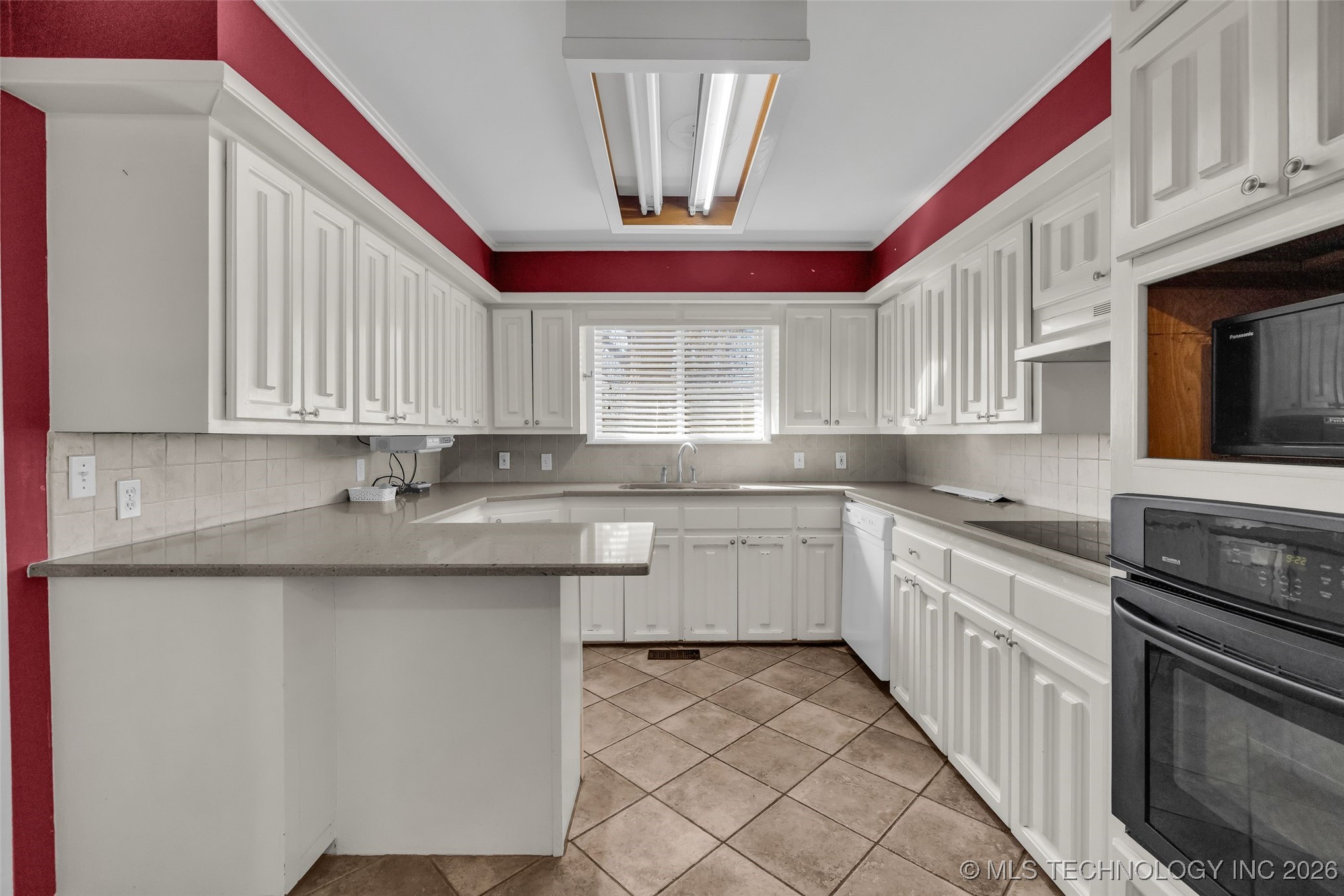 3718 E 56th Street Property Photo 13