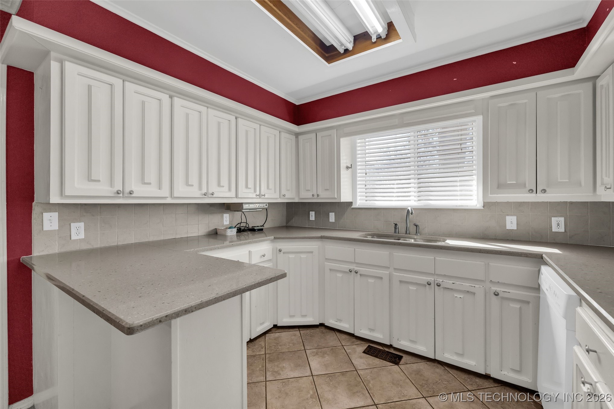 3718 E 56th Street Property Photo 14