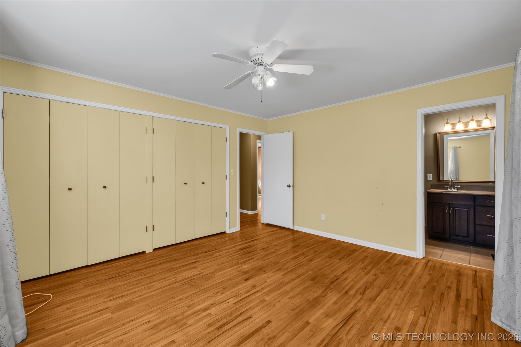 3718 E 56th Street Property Photo 20