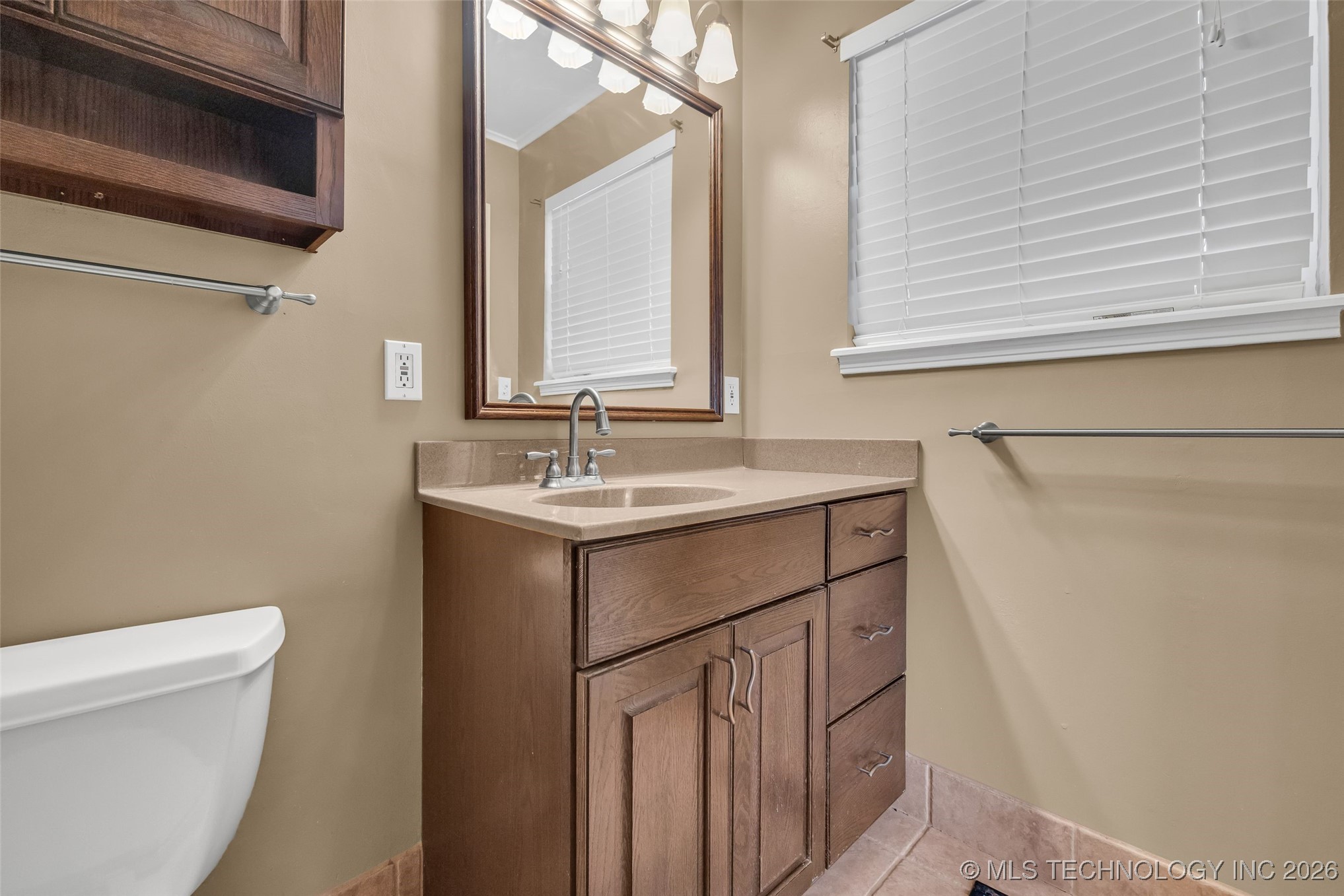 3718 E 56th Street Property Photo 23