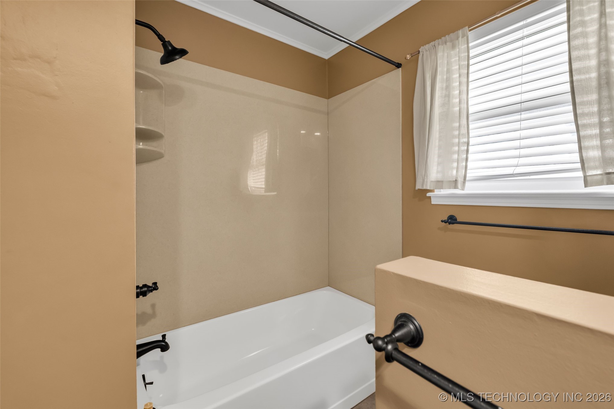 3718 E 56th Street Property Photo 27