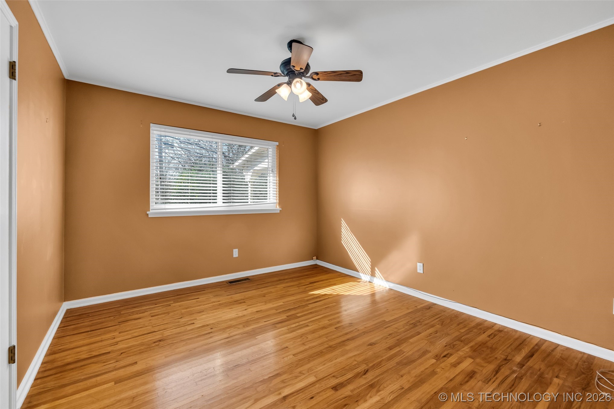 3718 E 56th Street Property Photo 28