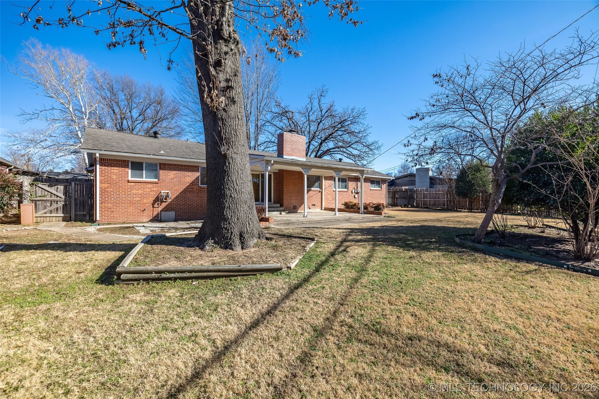 3718 E 56th Street Property Photo 32