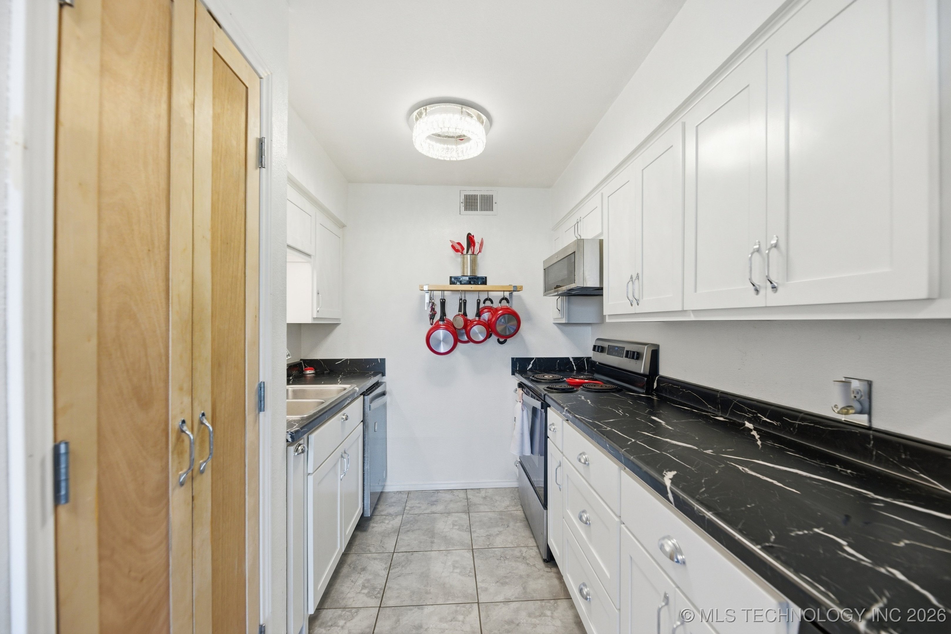 4860 E 68th Street 136 Property Photo 5