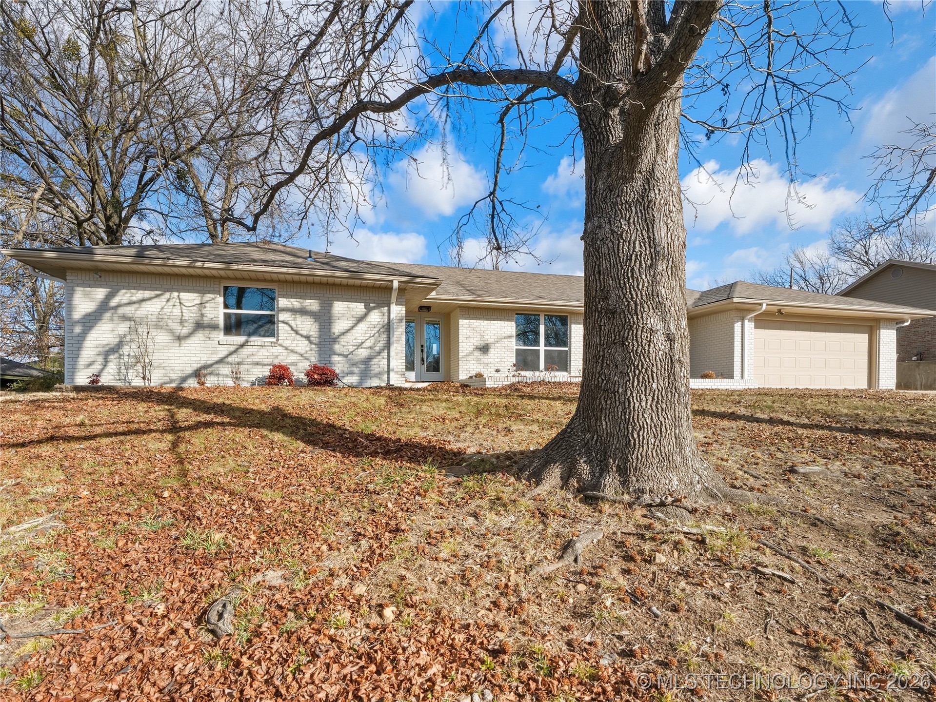 1918 E 15th Property Photo 2