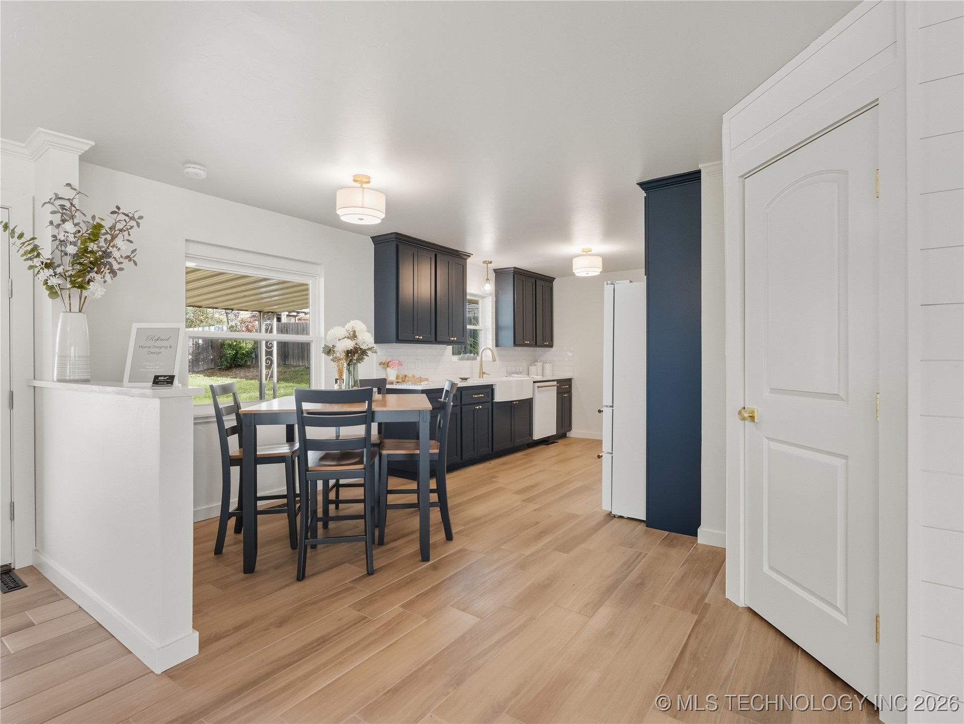 1918 E 15th Property Photo 9