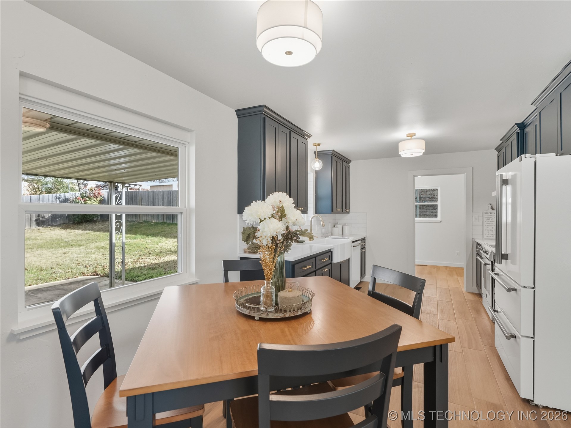 1918 E 15th Property Photo 10