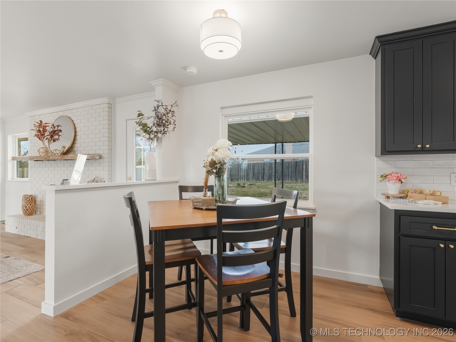 1918 E 15th Property Photo 12