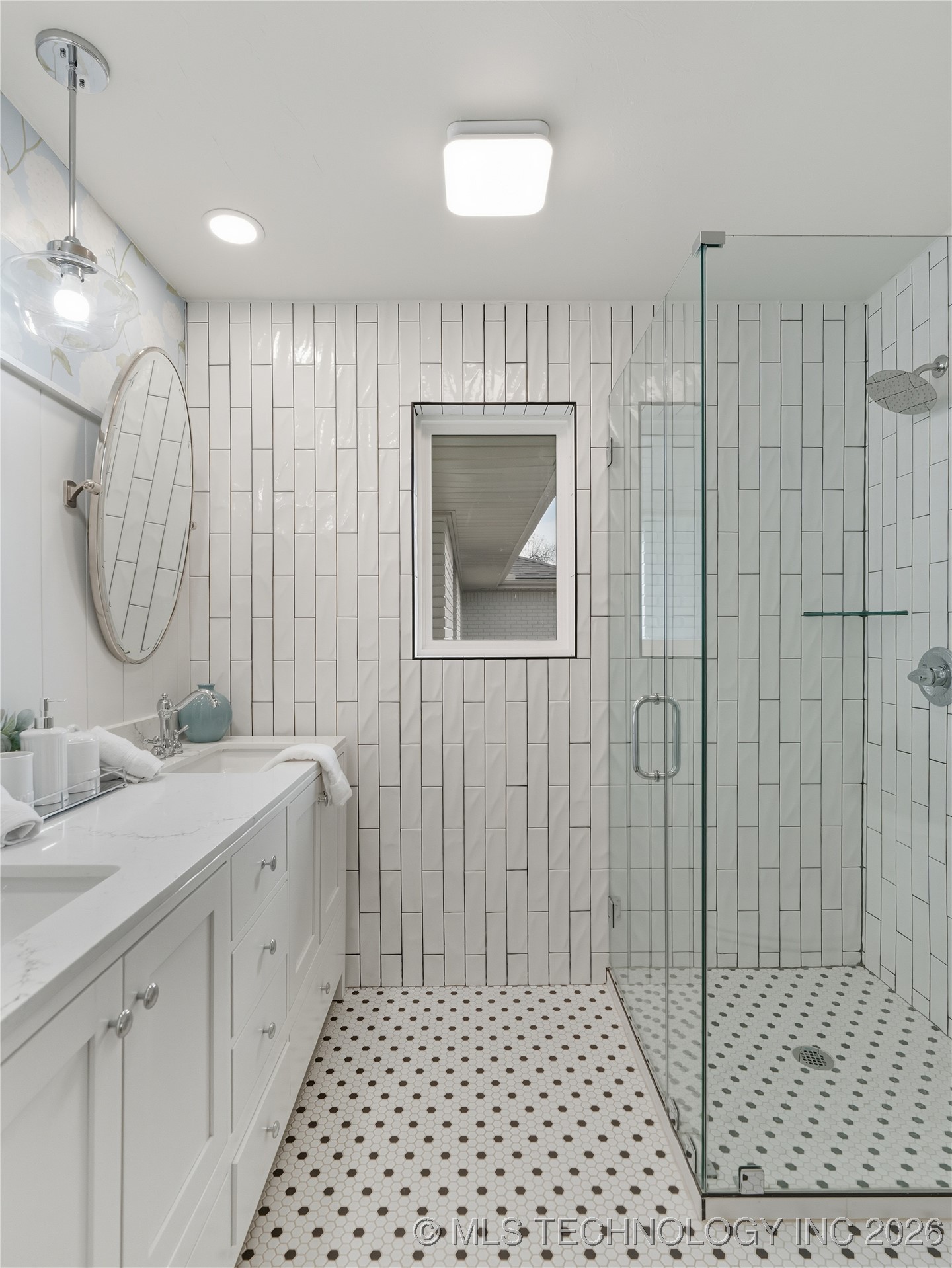 1918 E 15th Property Photo 22