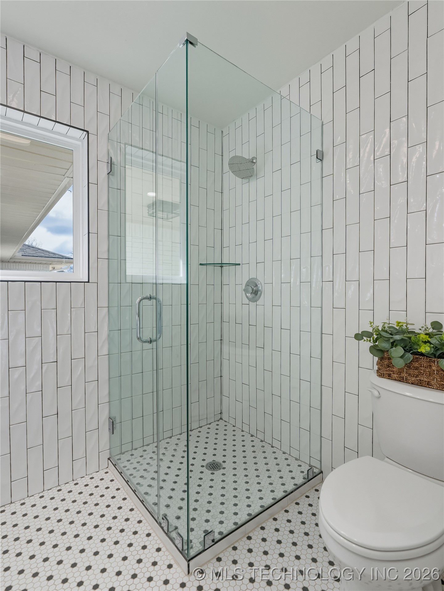 1918 E 15th Property Photo 23