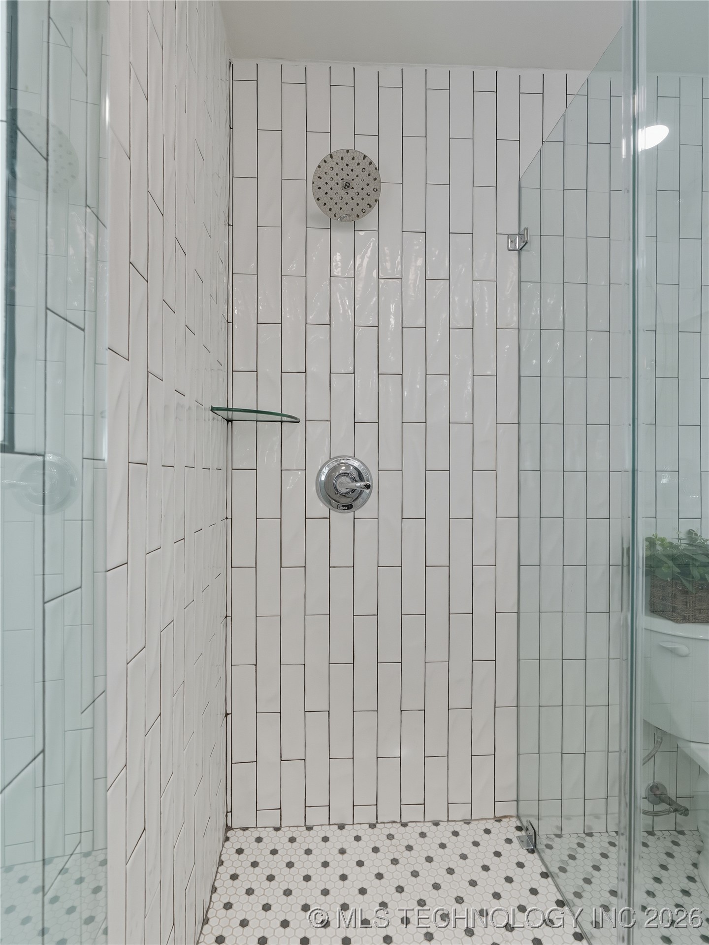 1918 E 15th Property Photo 24