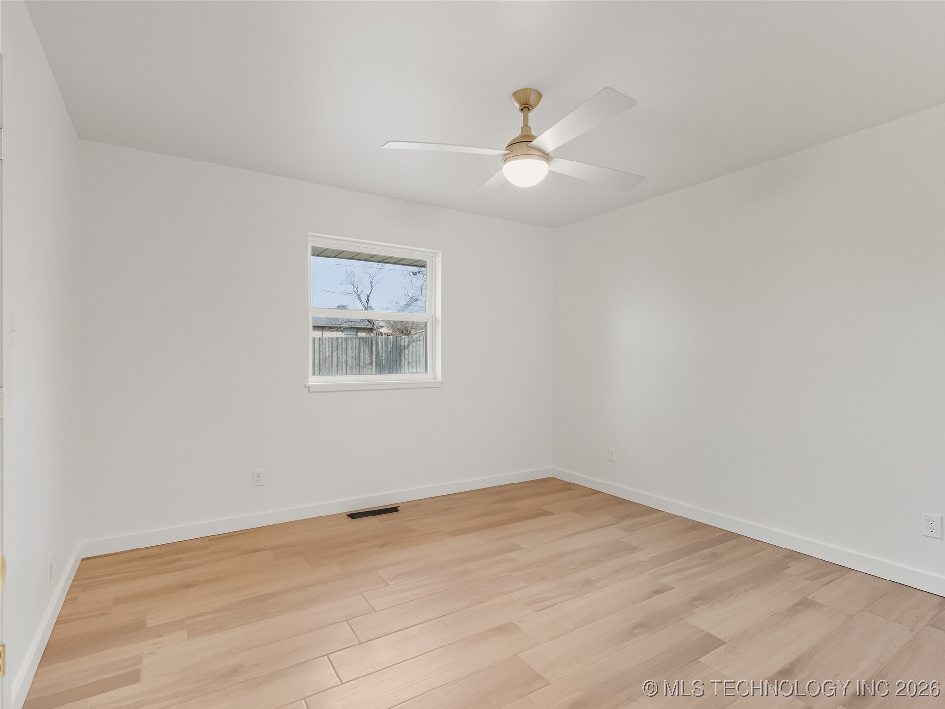 1918 E 15th Property Photo 27