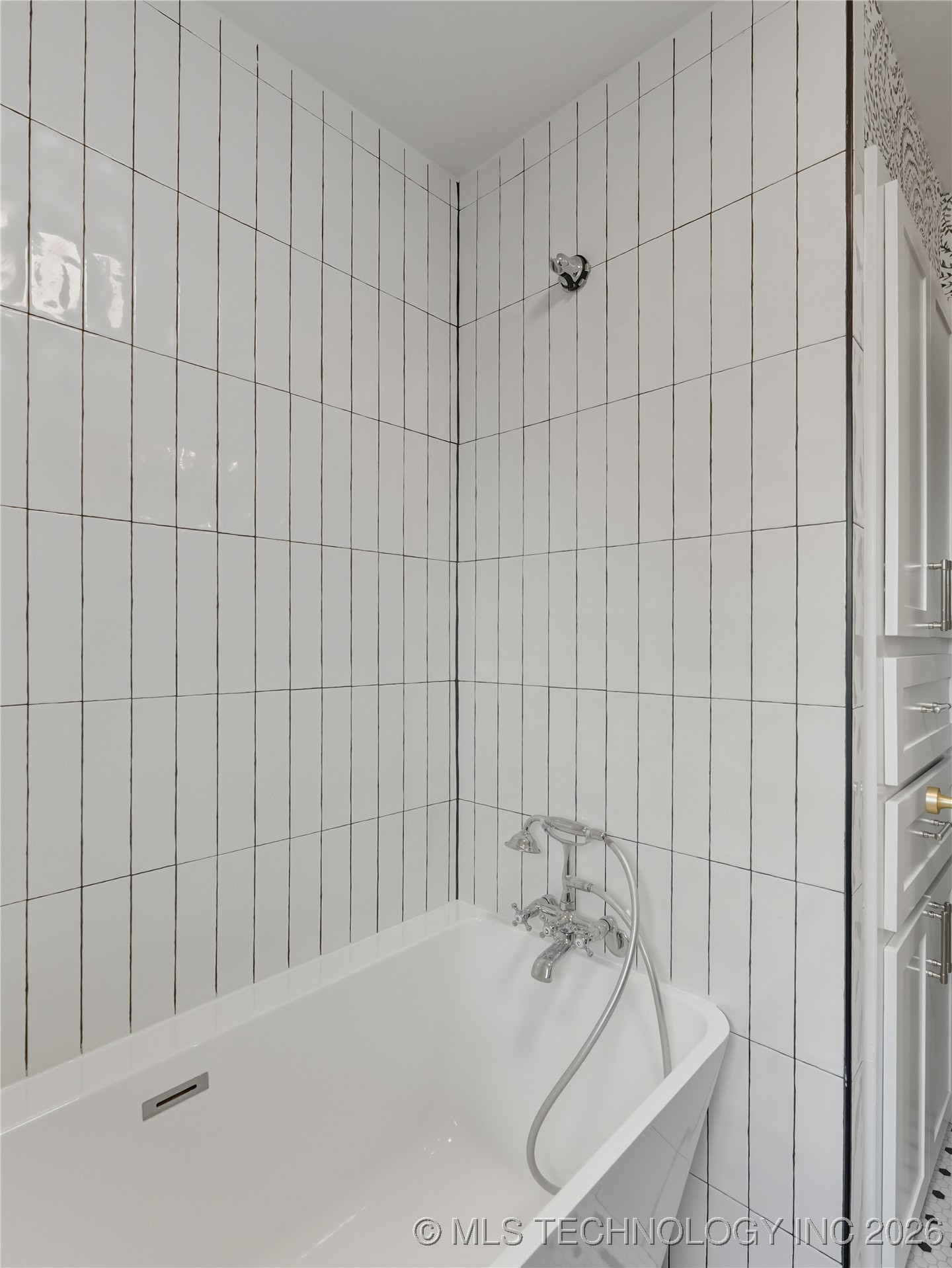 1918 E 15th Property Photo 31