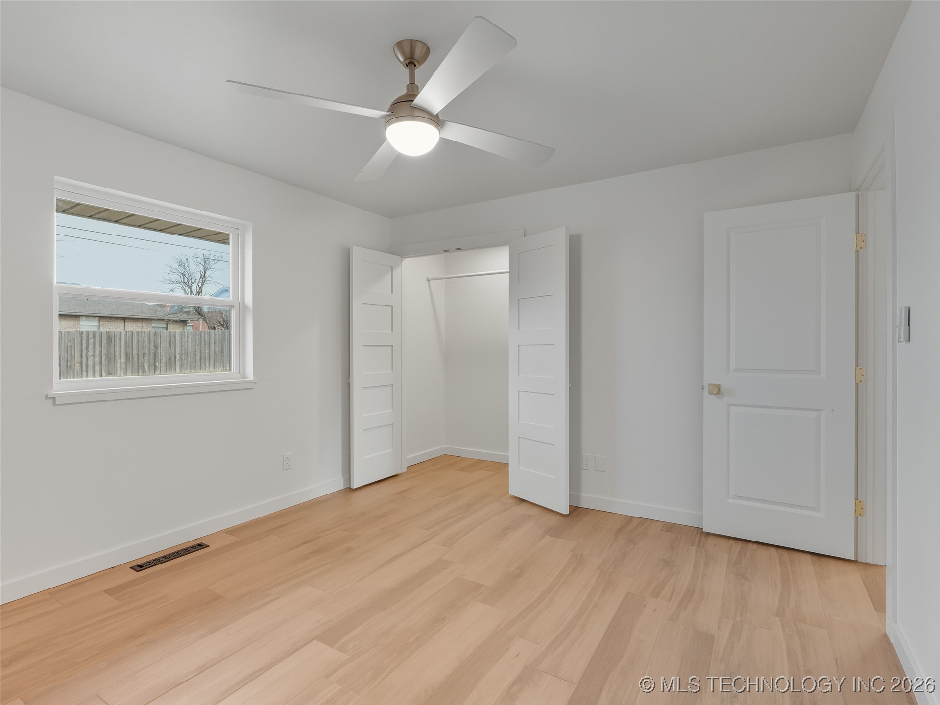 1918 E 15th Property Photo 33