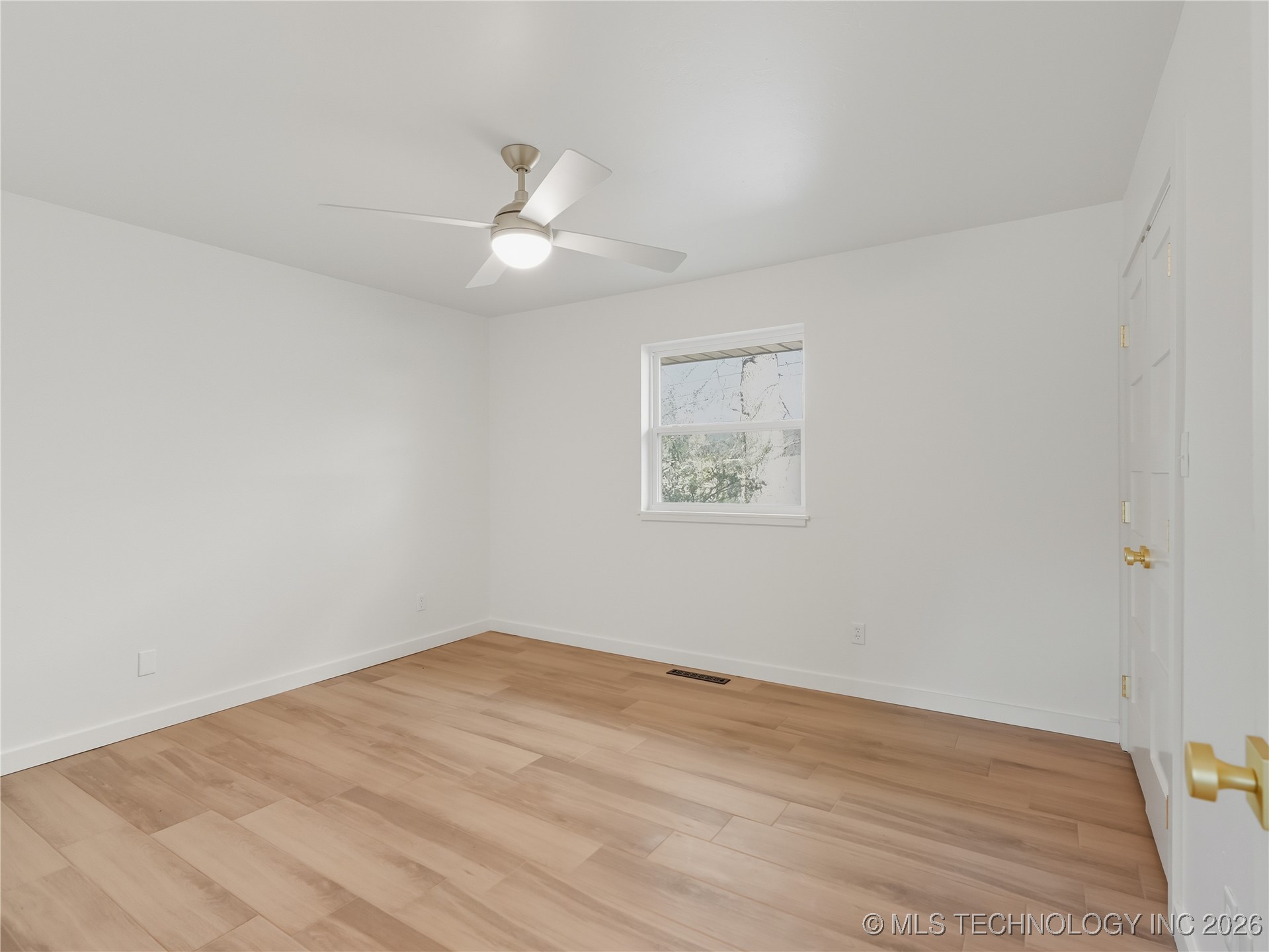 1918 E 15th Property Photo 34