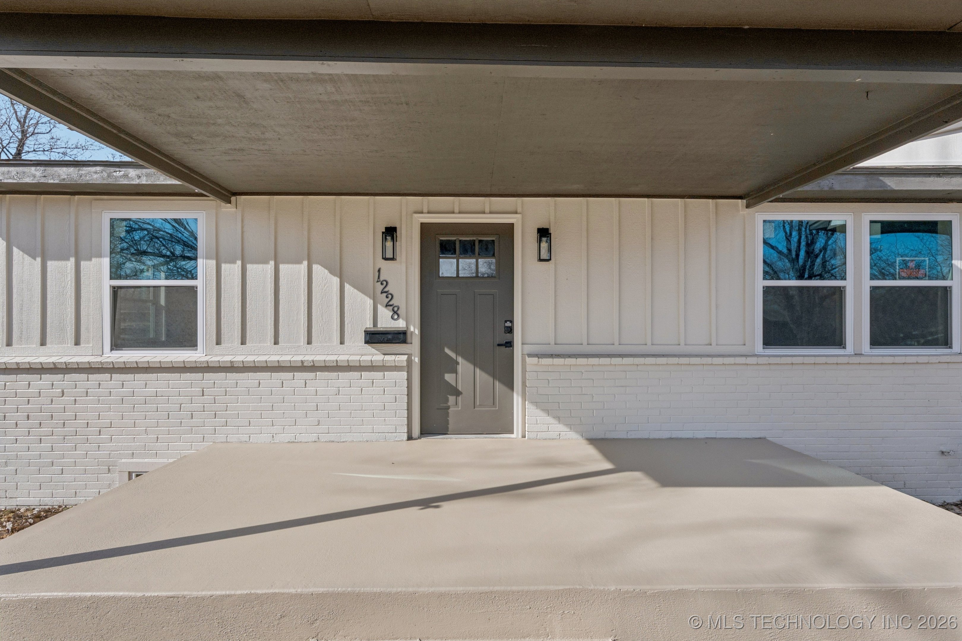 1228 S 76th East Avenue Property Photo 4