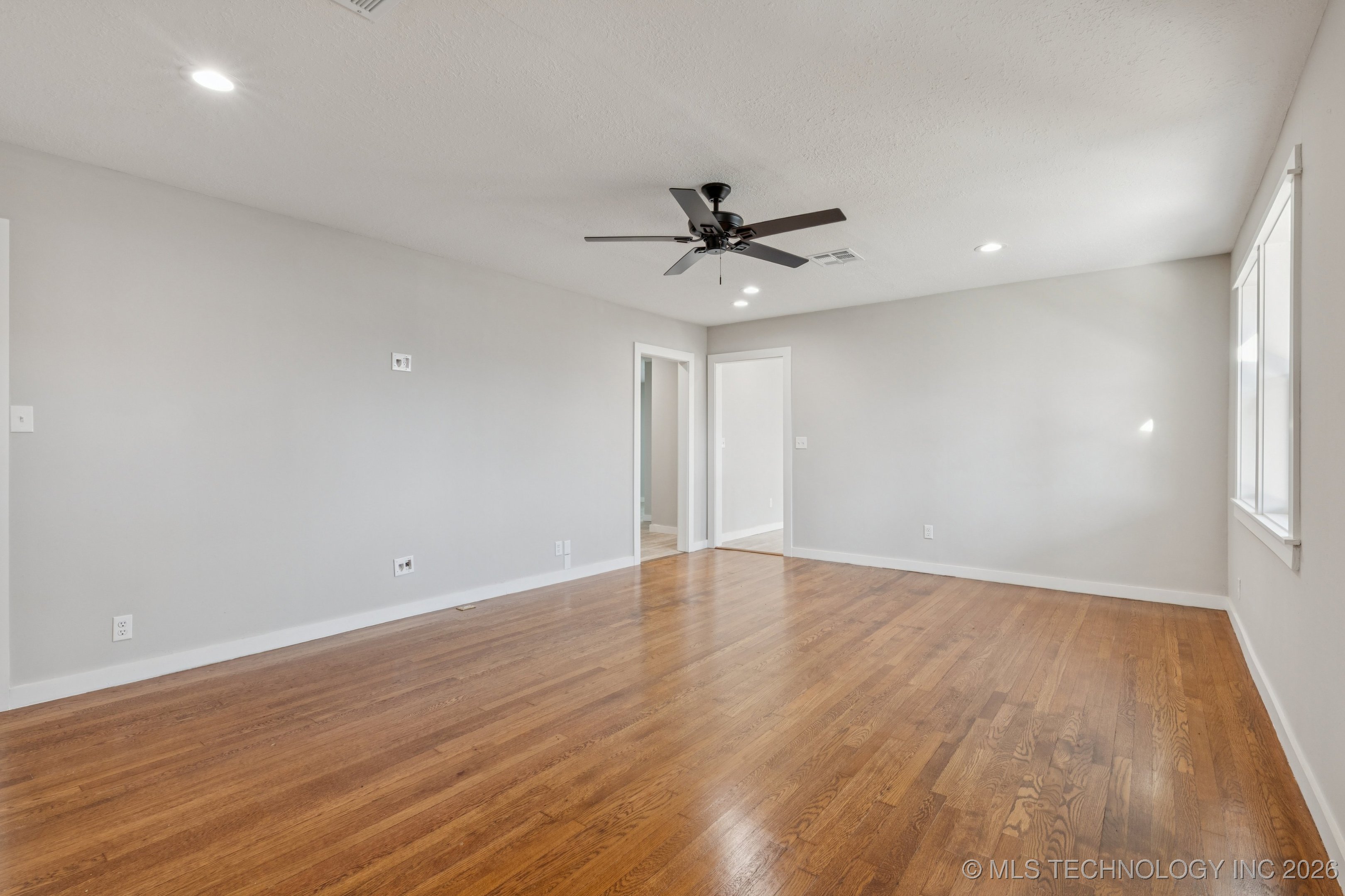 1228 S 76th East Avenue Property Photo 5