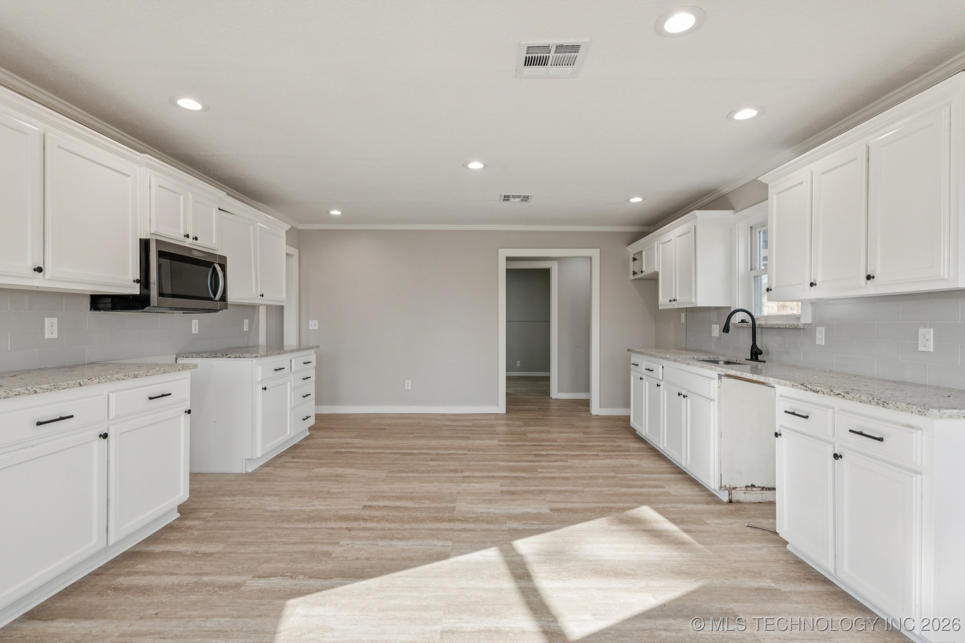 1228 S 76th East Avenue Property Photo 9