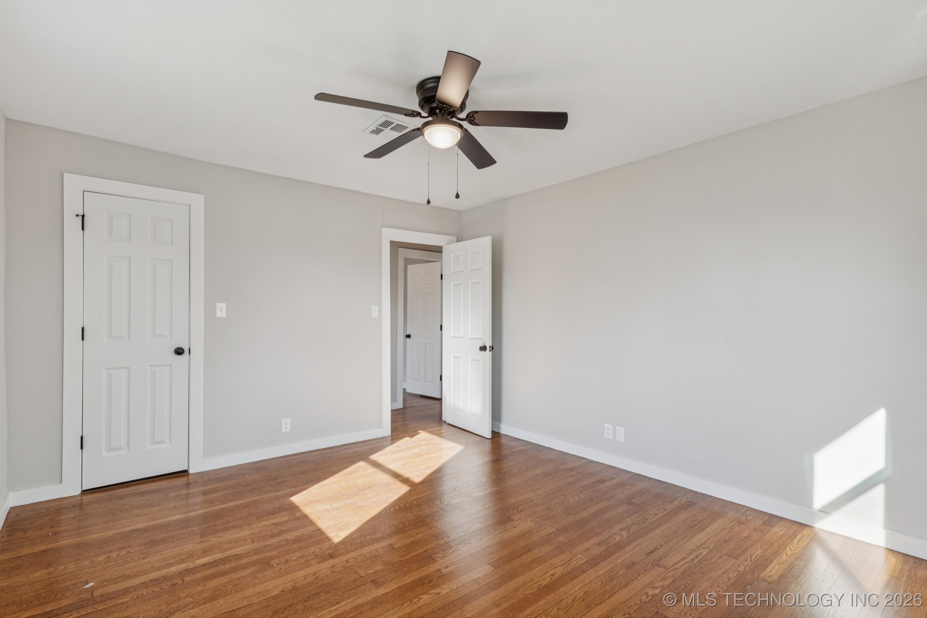 1228 S 76th East Avenue Property Photo 14