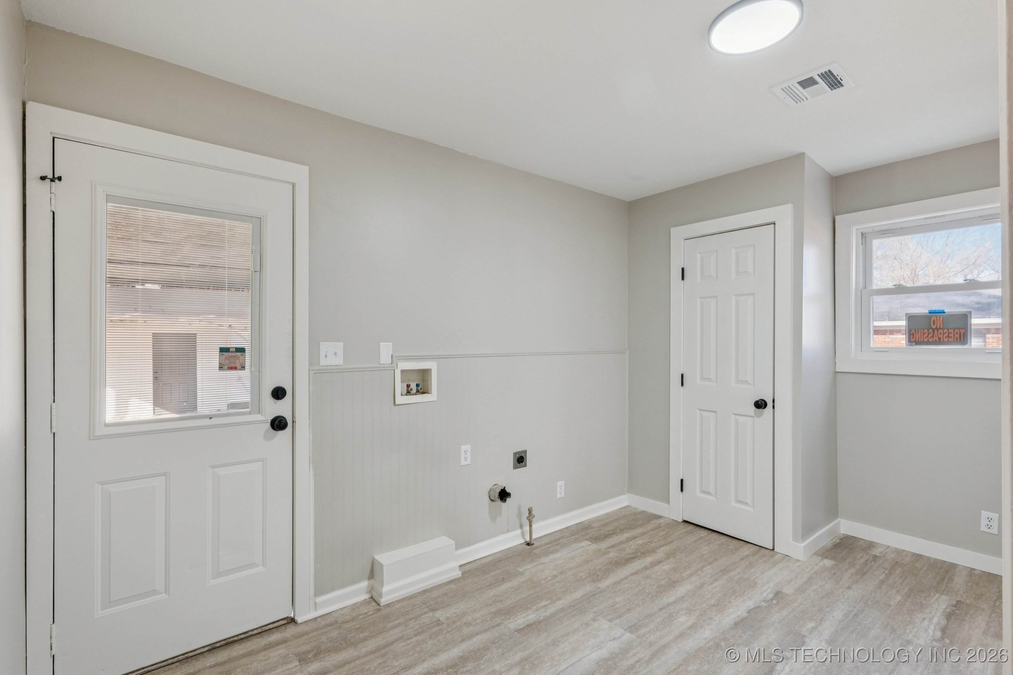 1228 S 76th East Avenue Property Photo 18