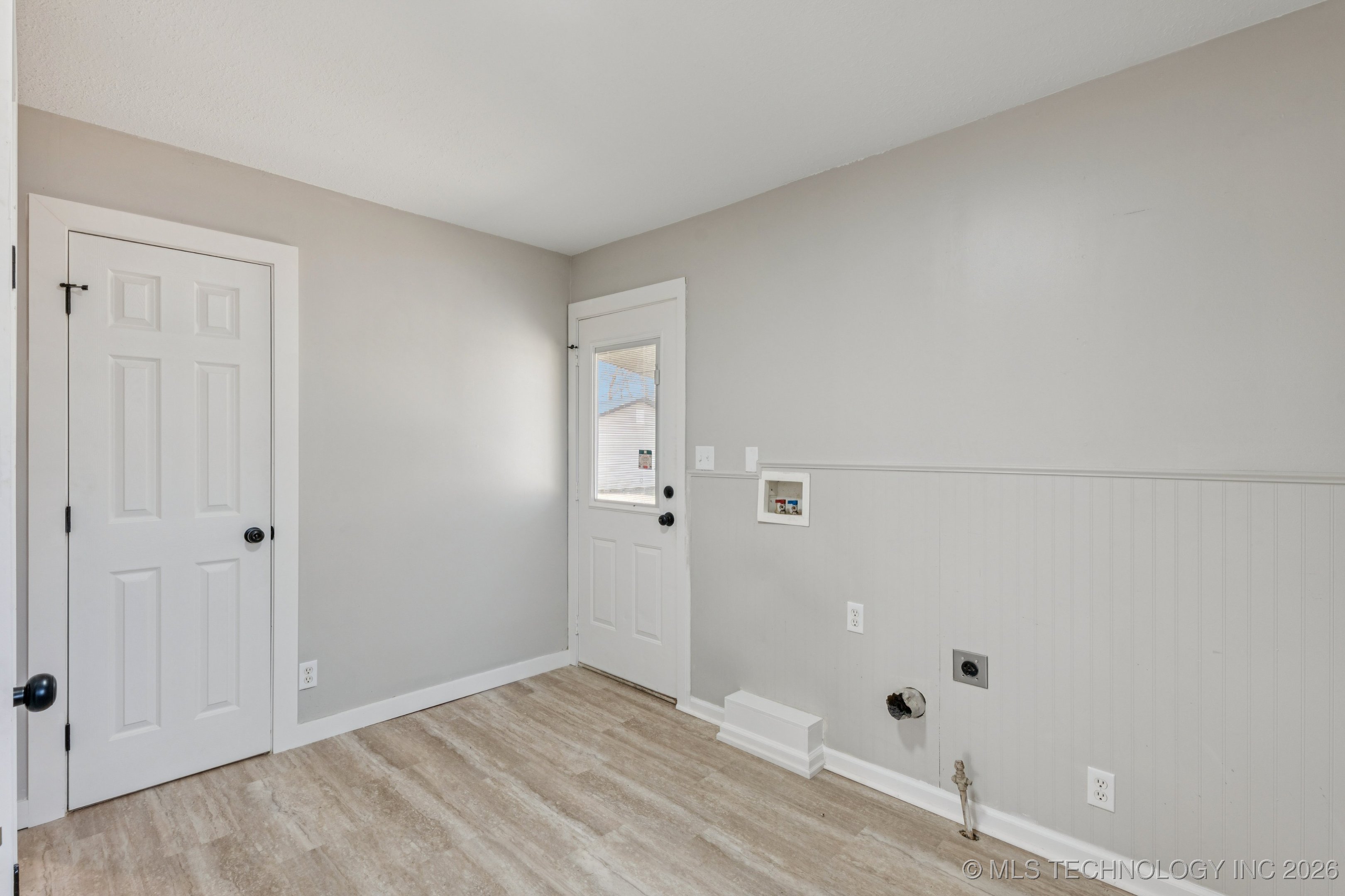 1228 S 76th East Avenue Property Photo 19