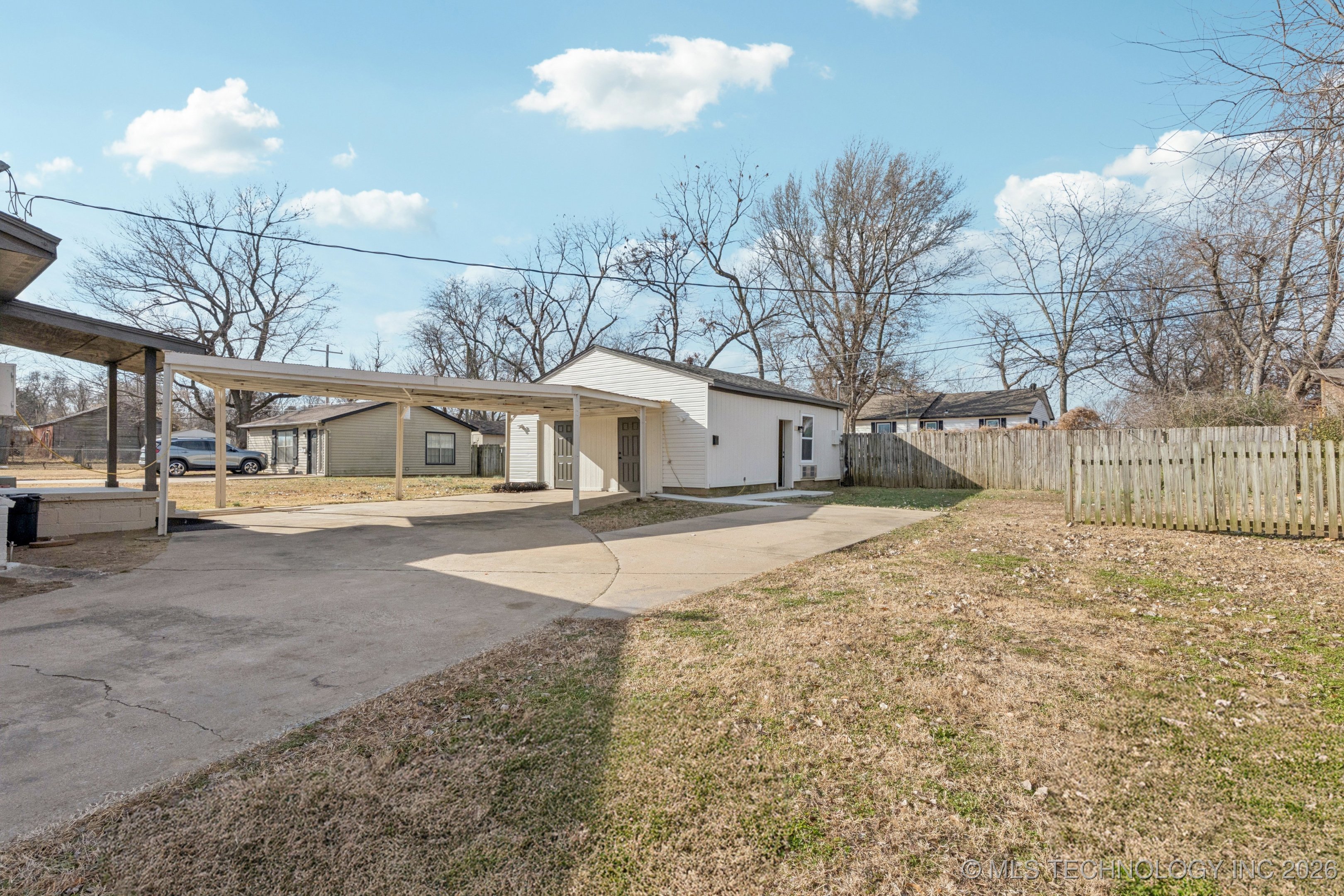 1228 S 76th East Avenue Property Photo 22