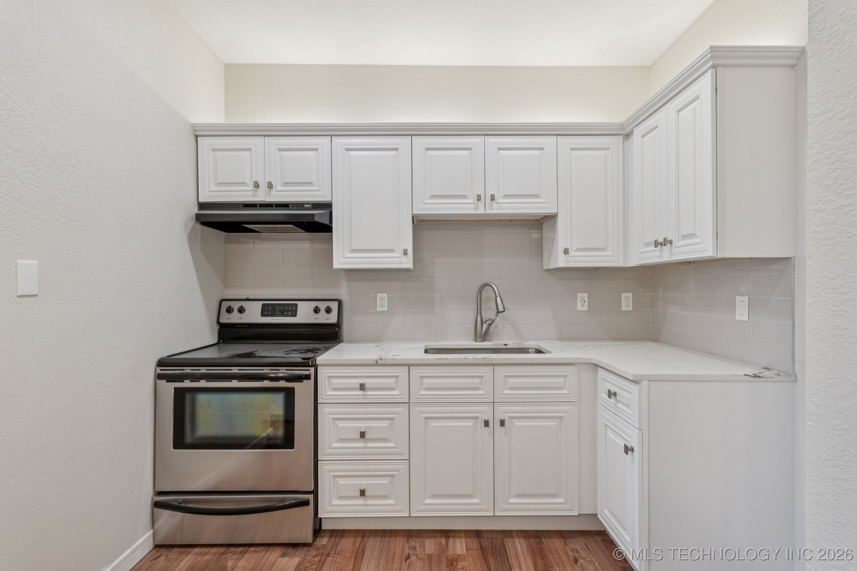 1228 S 76th East Avenue Property Photo 24