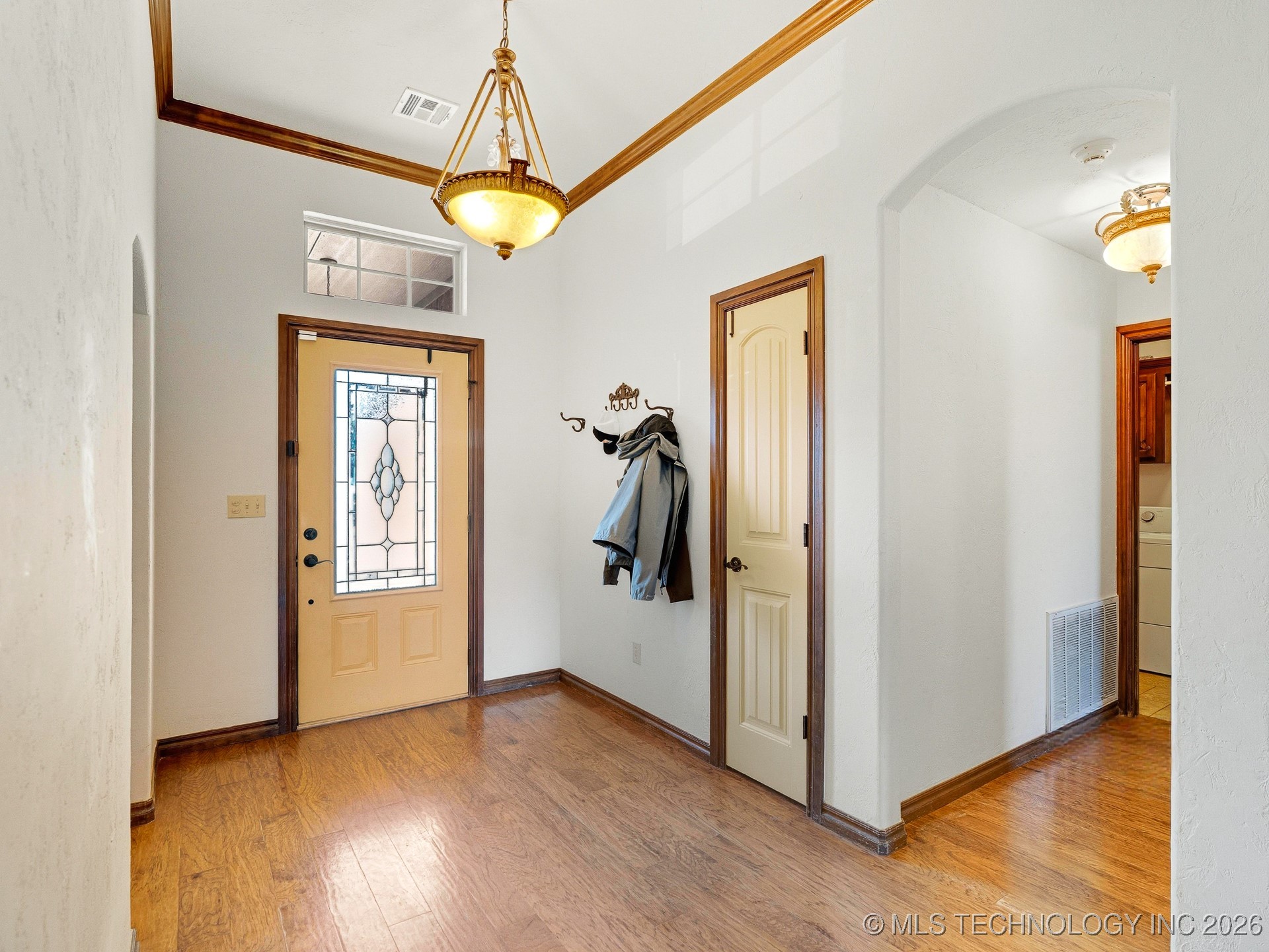 431 Westchester Property Photo 4