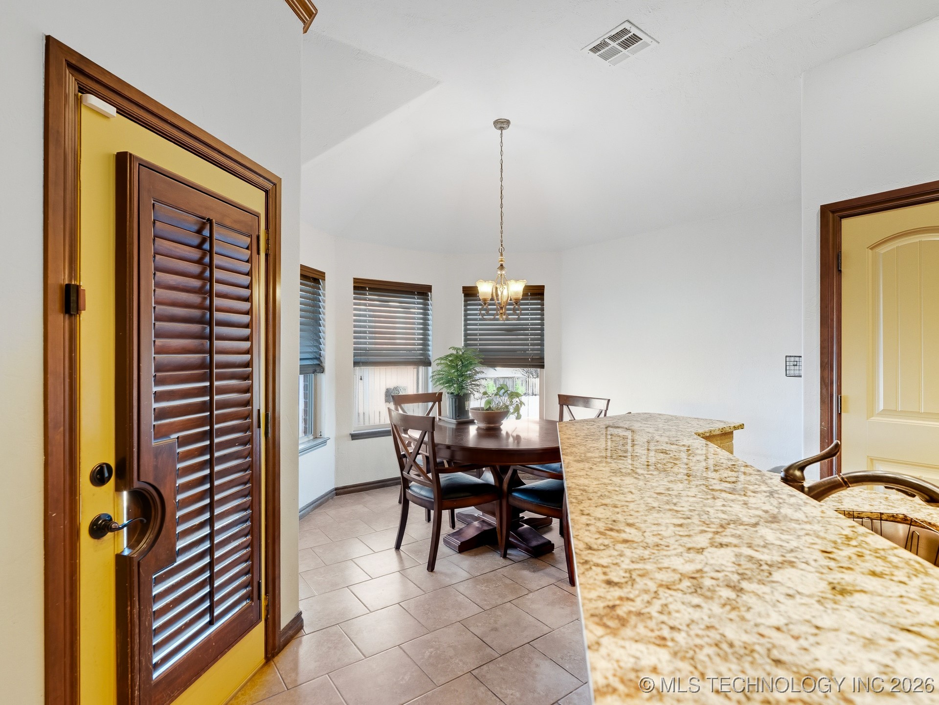 431 Westchester Property Photo 8