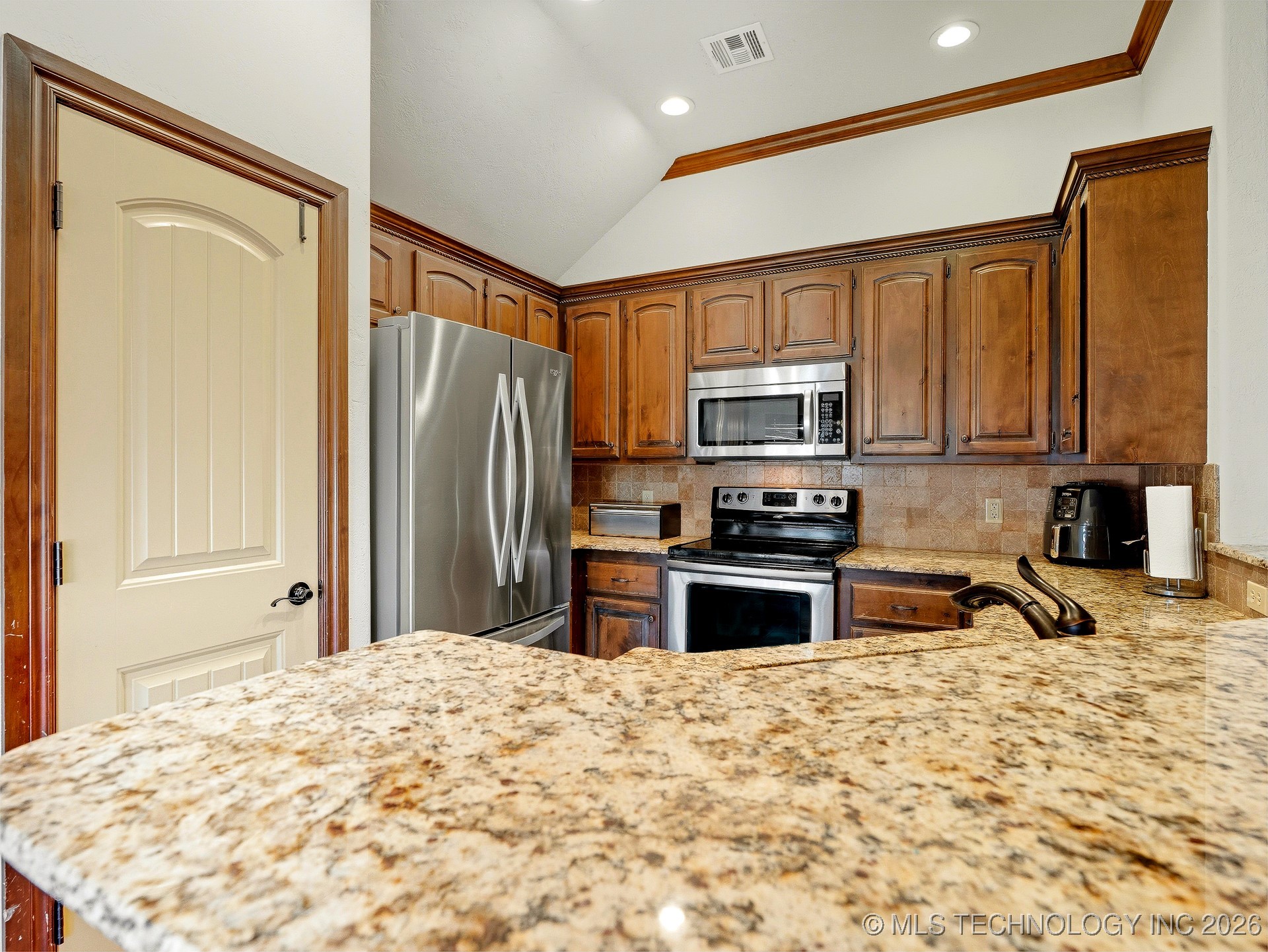 431 Westchester Property Photo 11