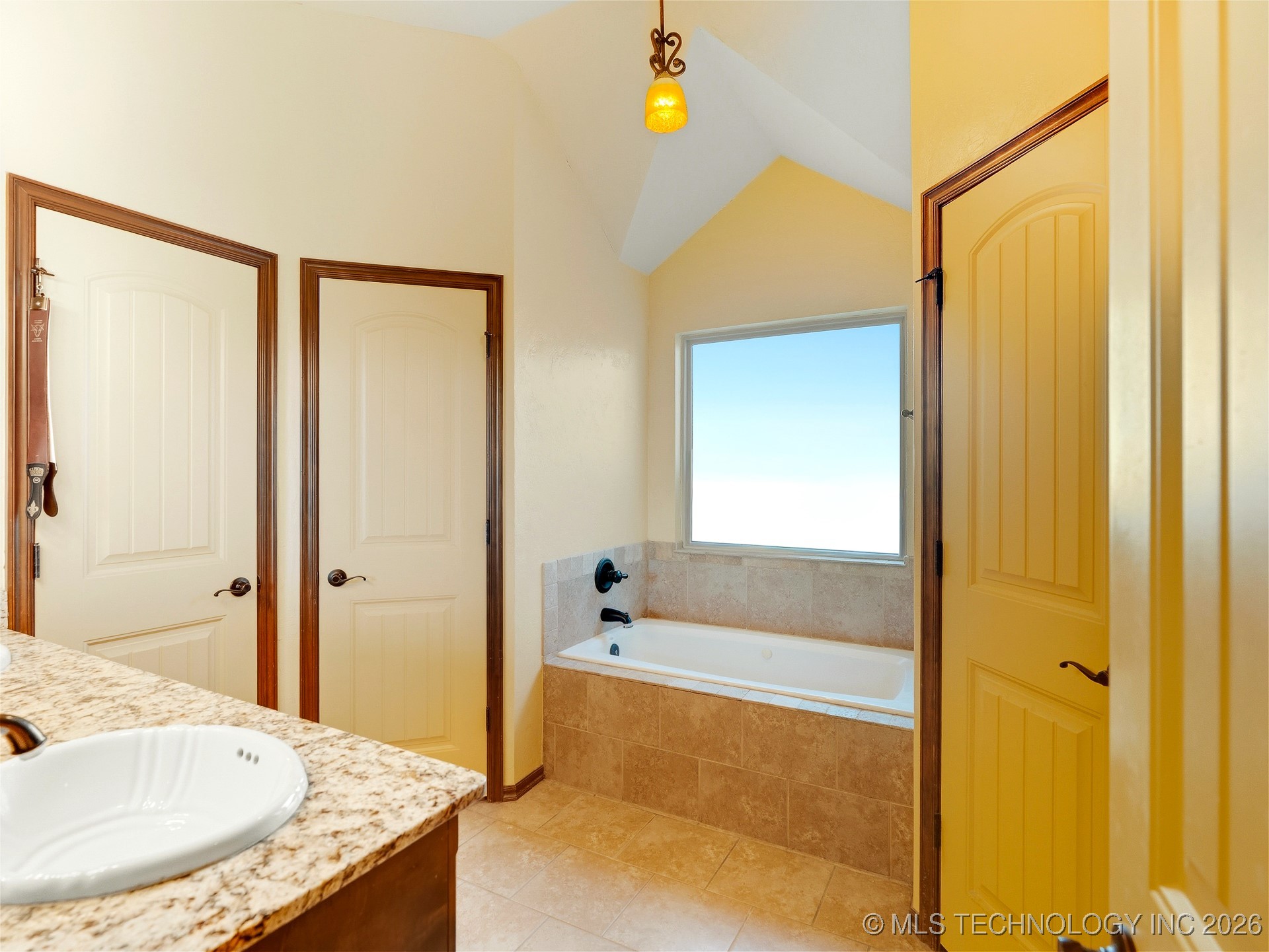 431 Westchester Property Photo 17