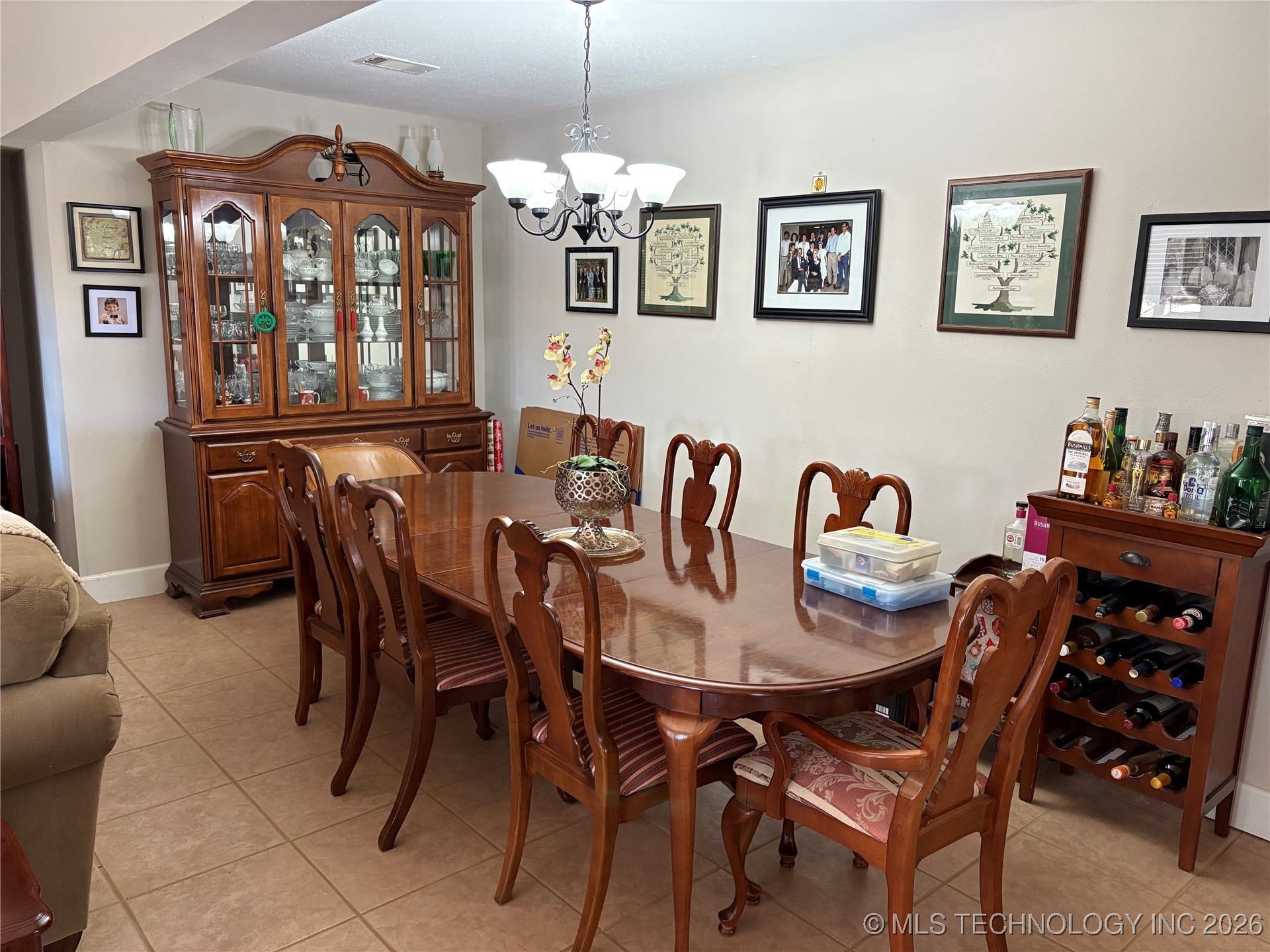 1183 Romia Property Photo 6