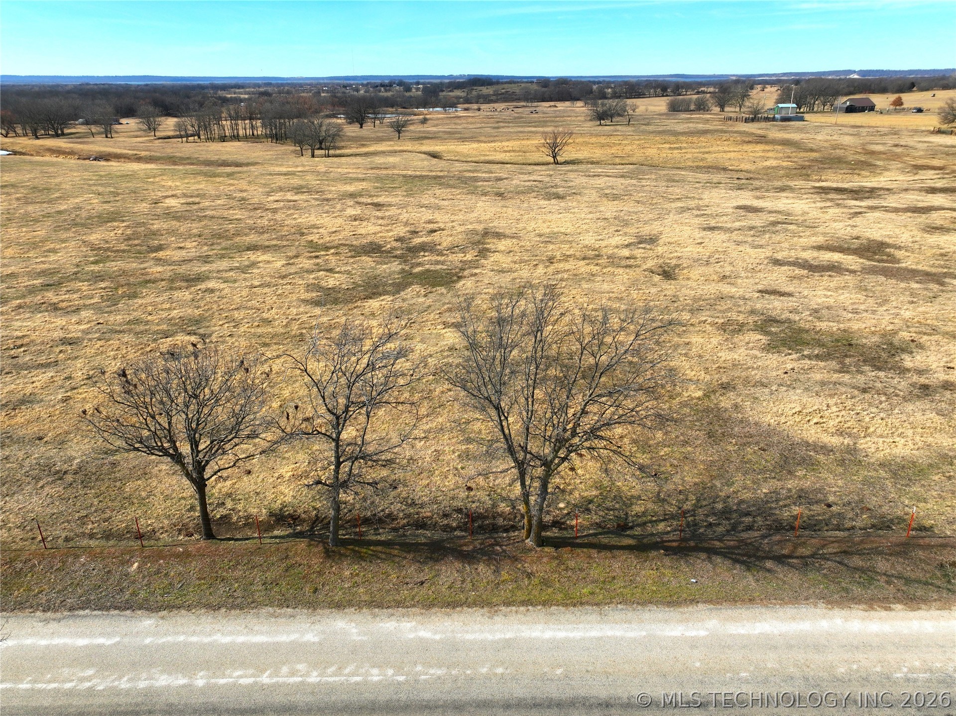 002 4190 Road Property Photo 2