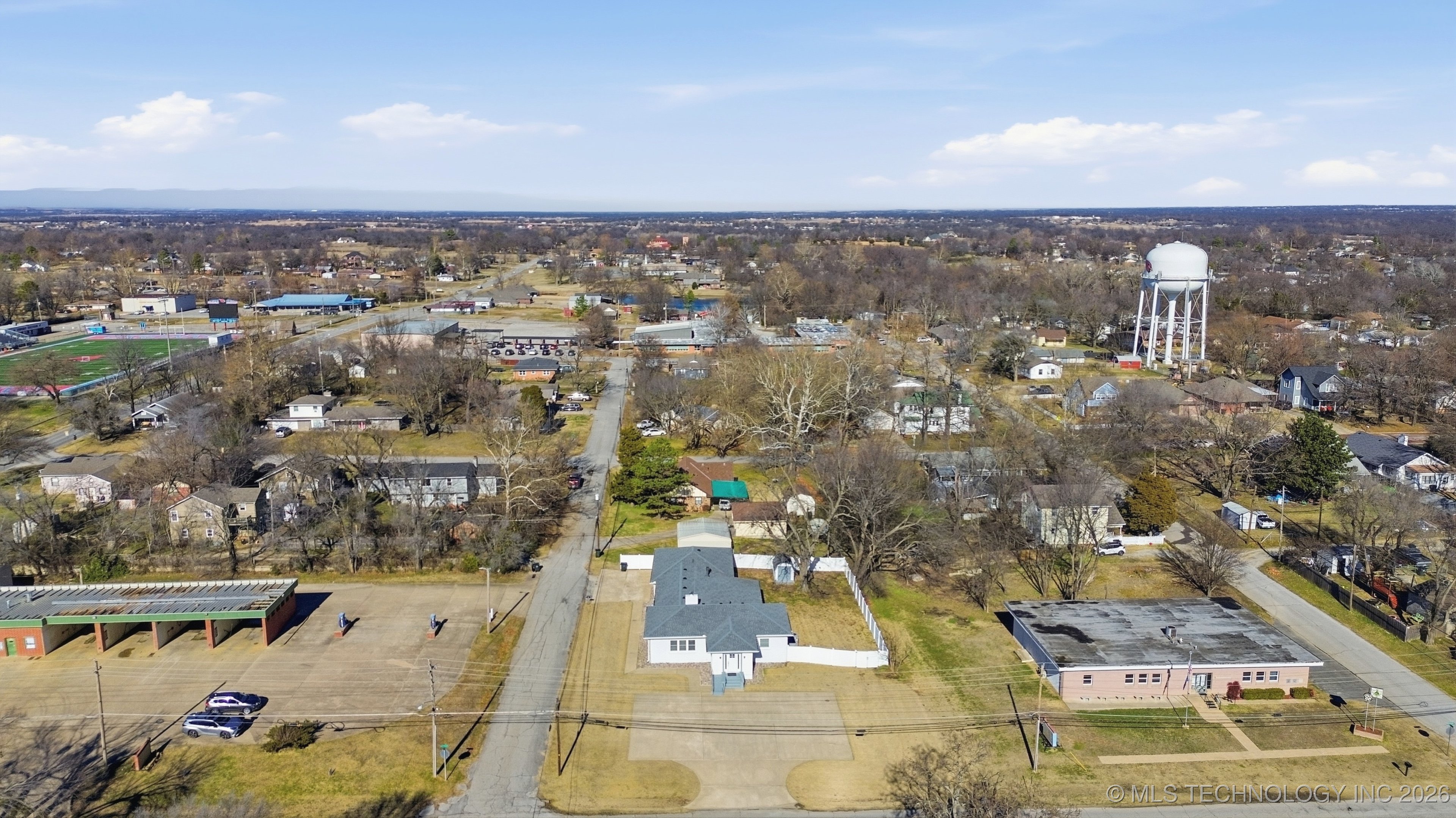 1718 W Broadway Street Property Photo 6