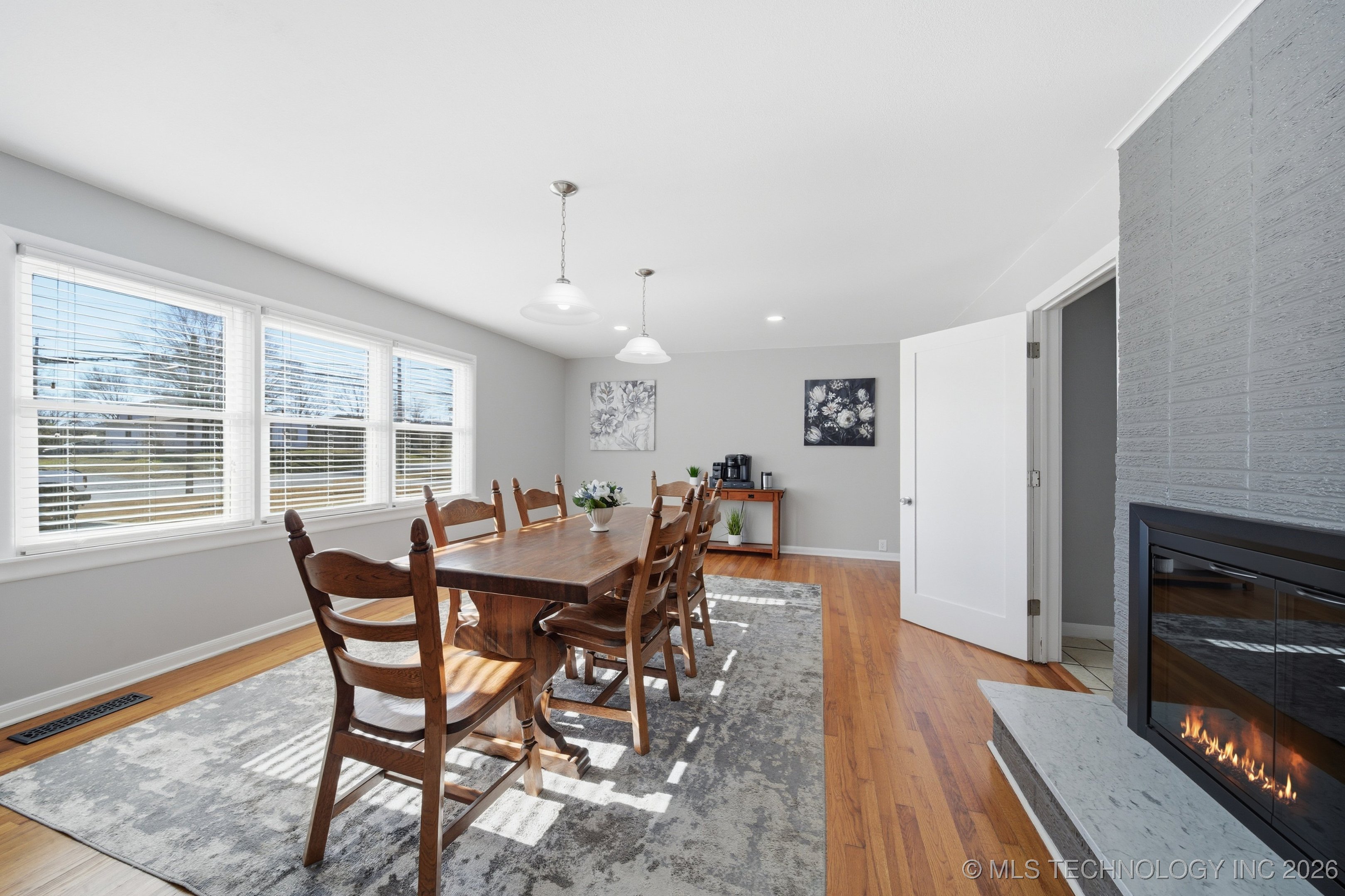 1718 W Broadway Street Property Photo 10