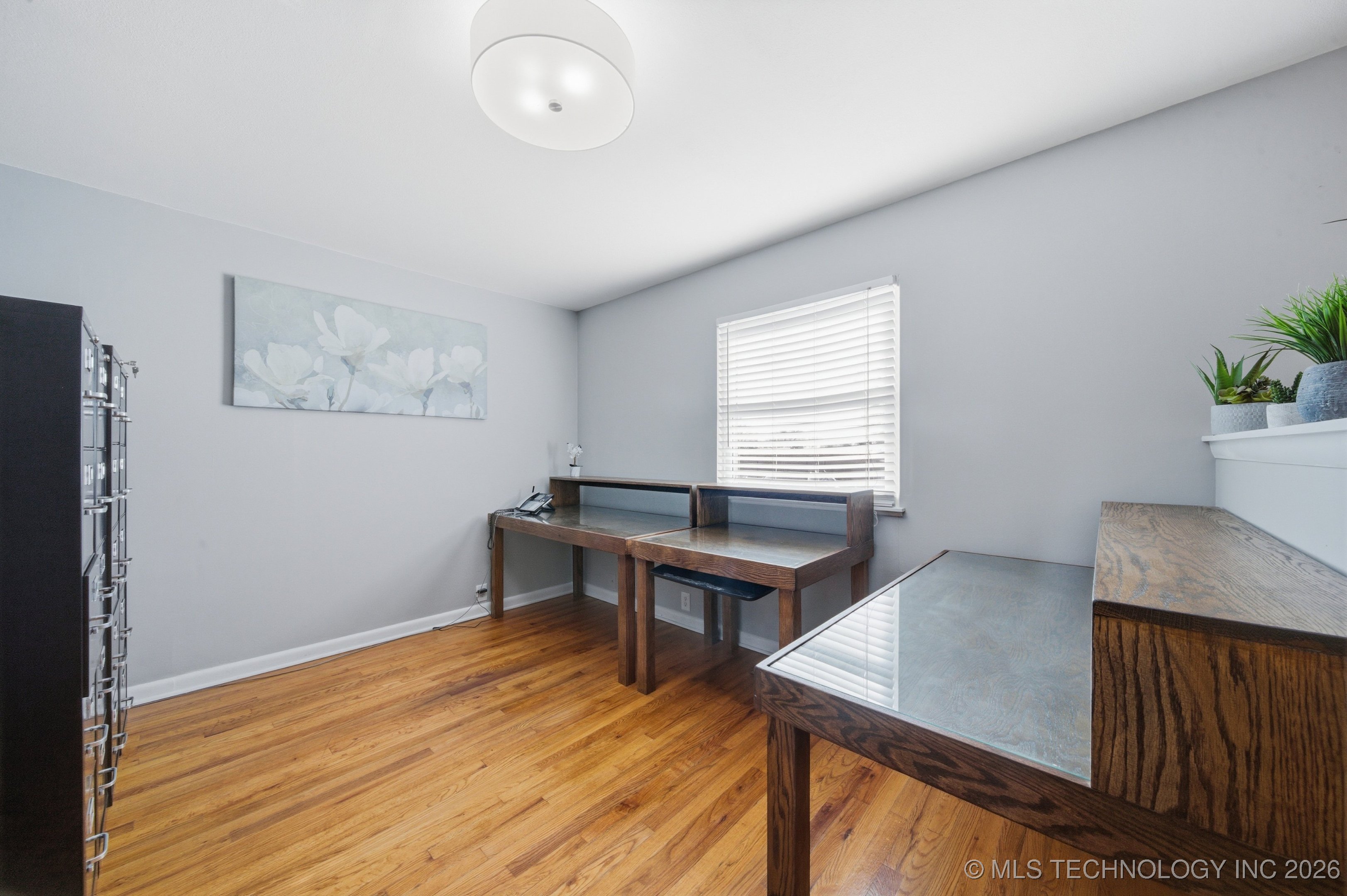 1718 W Broadway Street Property Photo 13