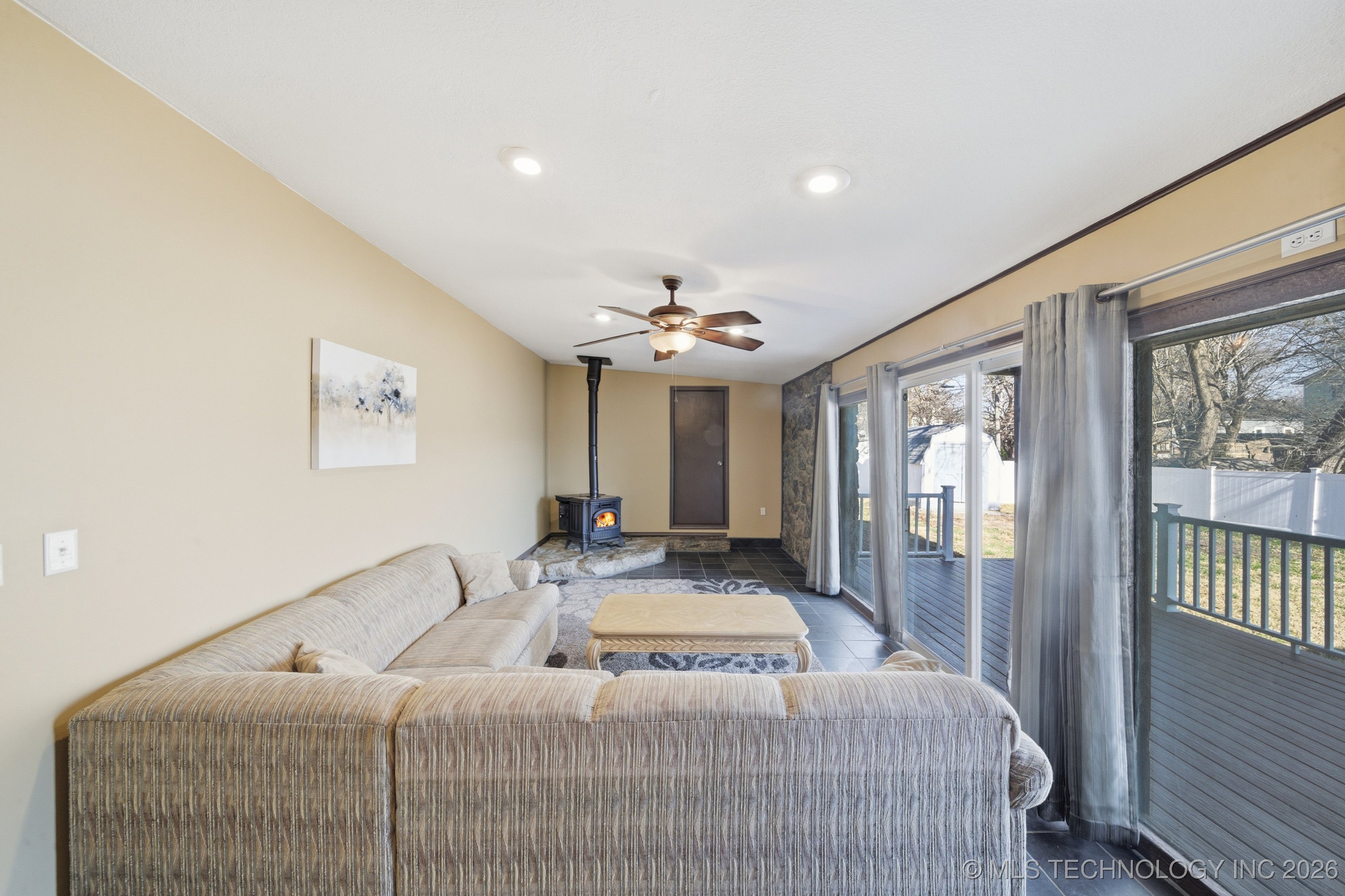 1718 W Broadway Street Property Photo 19