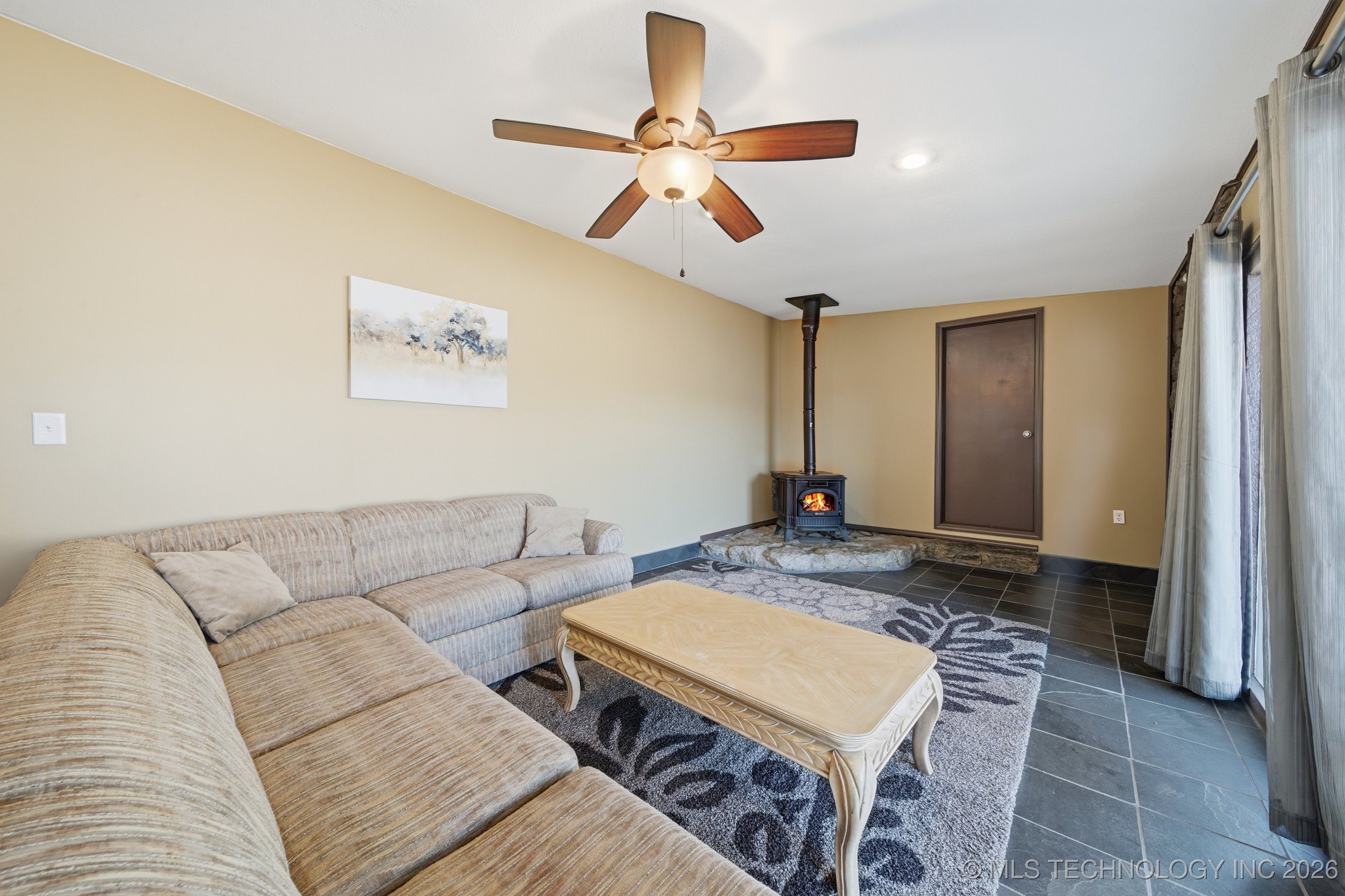 1718 W Broadway Street Property Photo 20