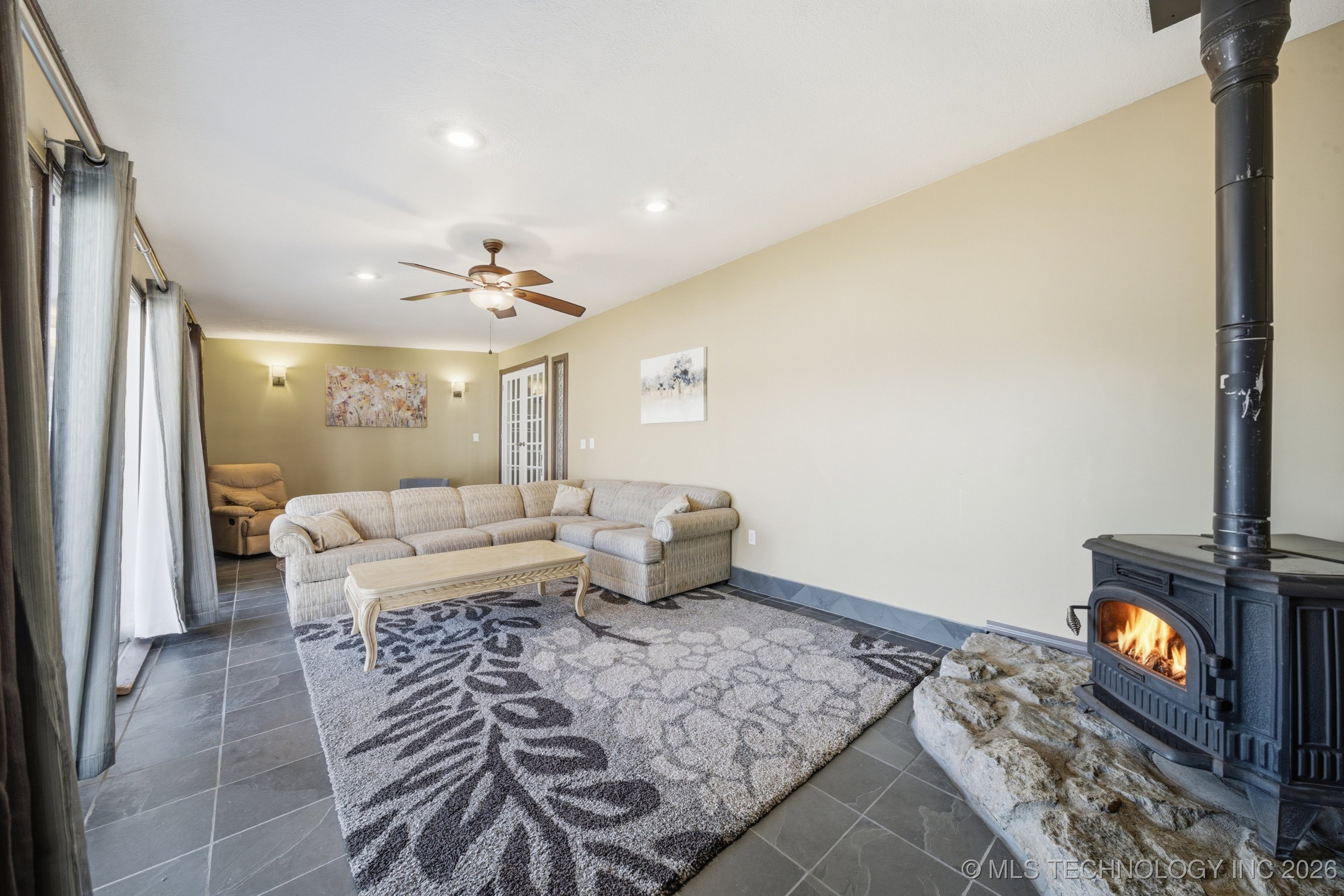 1718 W Broadway Street Property Photo 21