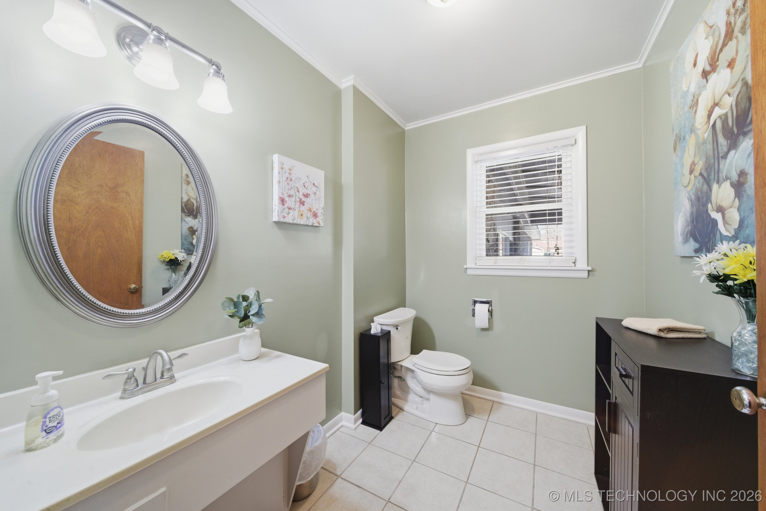 1718 W Broadway Street Property Photo 22